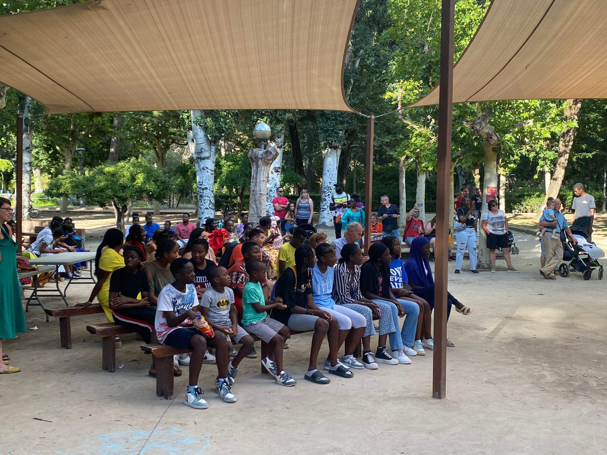Fiesta de la diversidad cultural en el parque Miguel Servet de Huesca.