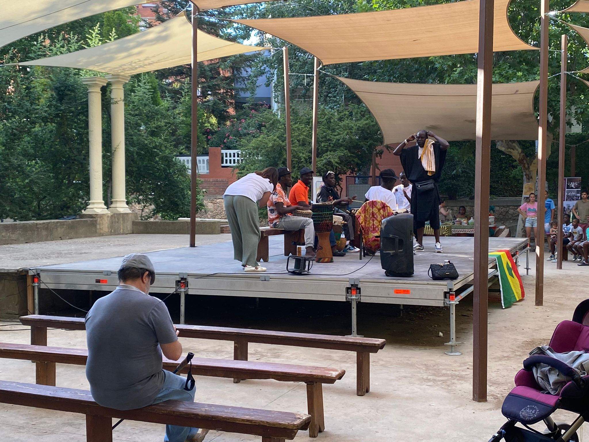 Fiesta de la diversidad cultural en el parque Miguel Servet de Huesca.