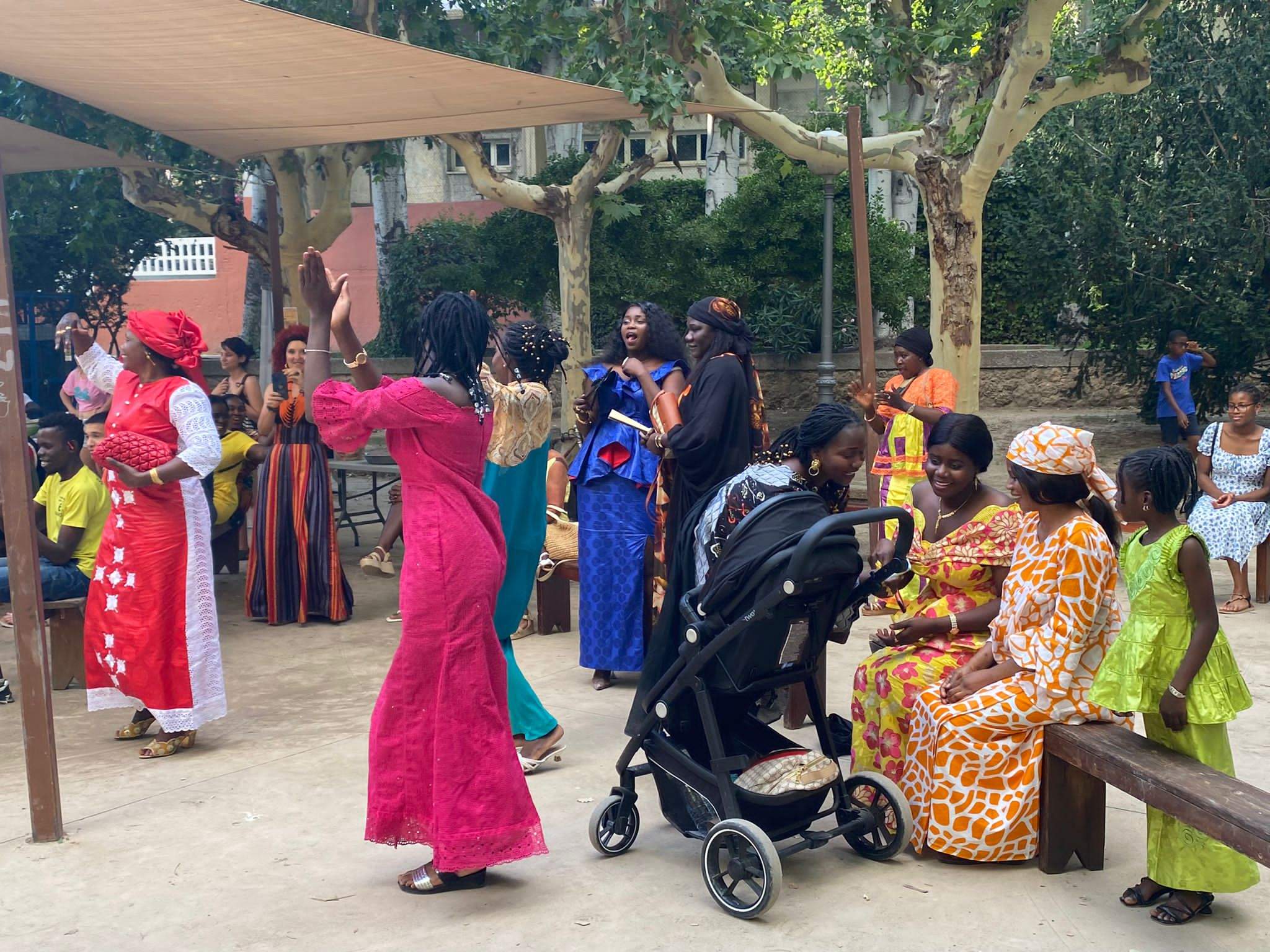 Fiesta de la diversidad cultural en el parque Miguel Servet de Huesca.