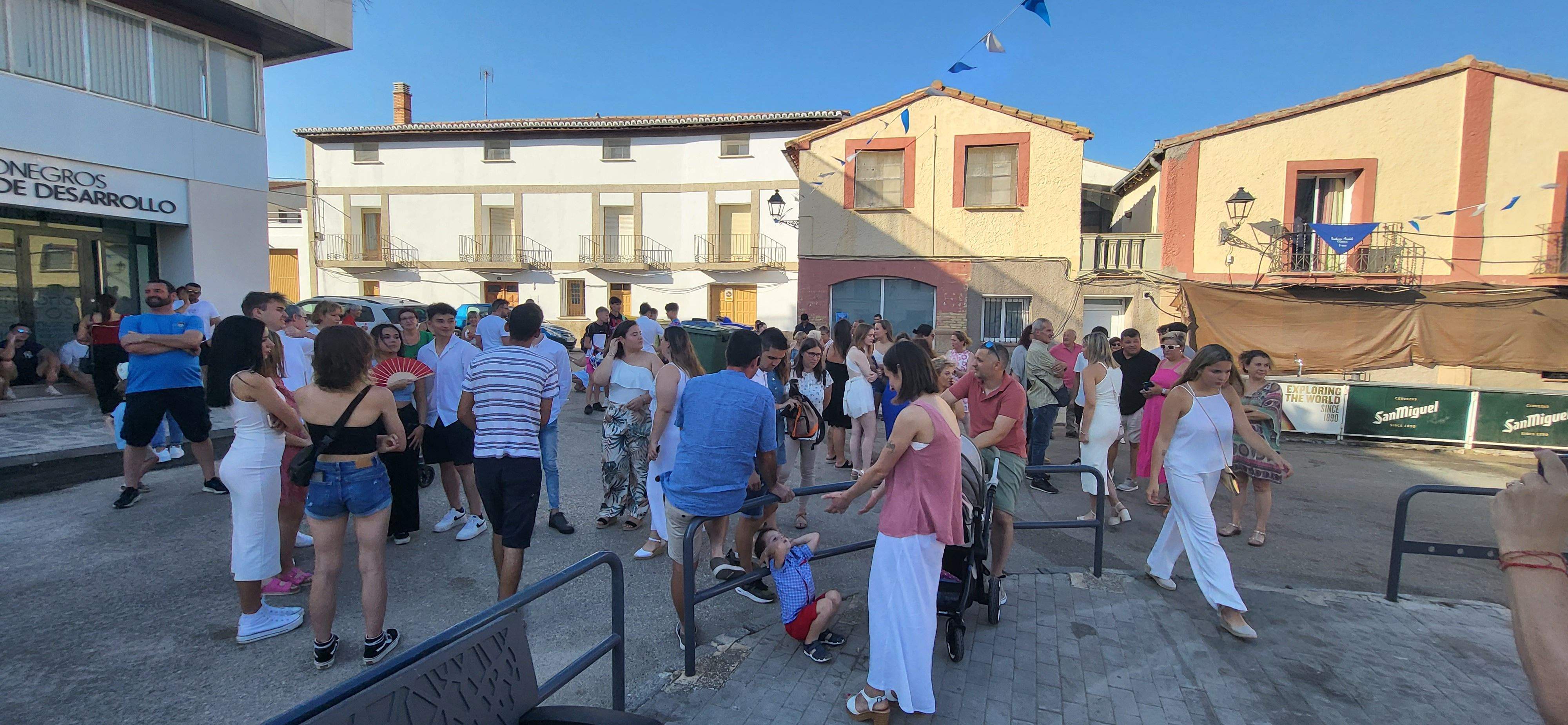 Presentación de los quintos y la entrega de pañoletas a los bebés en Grañén. Foto: Mercedes Manterola