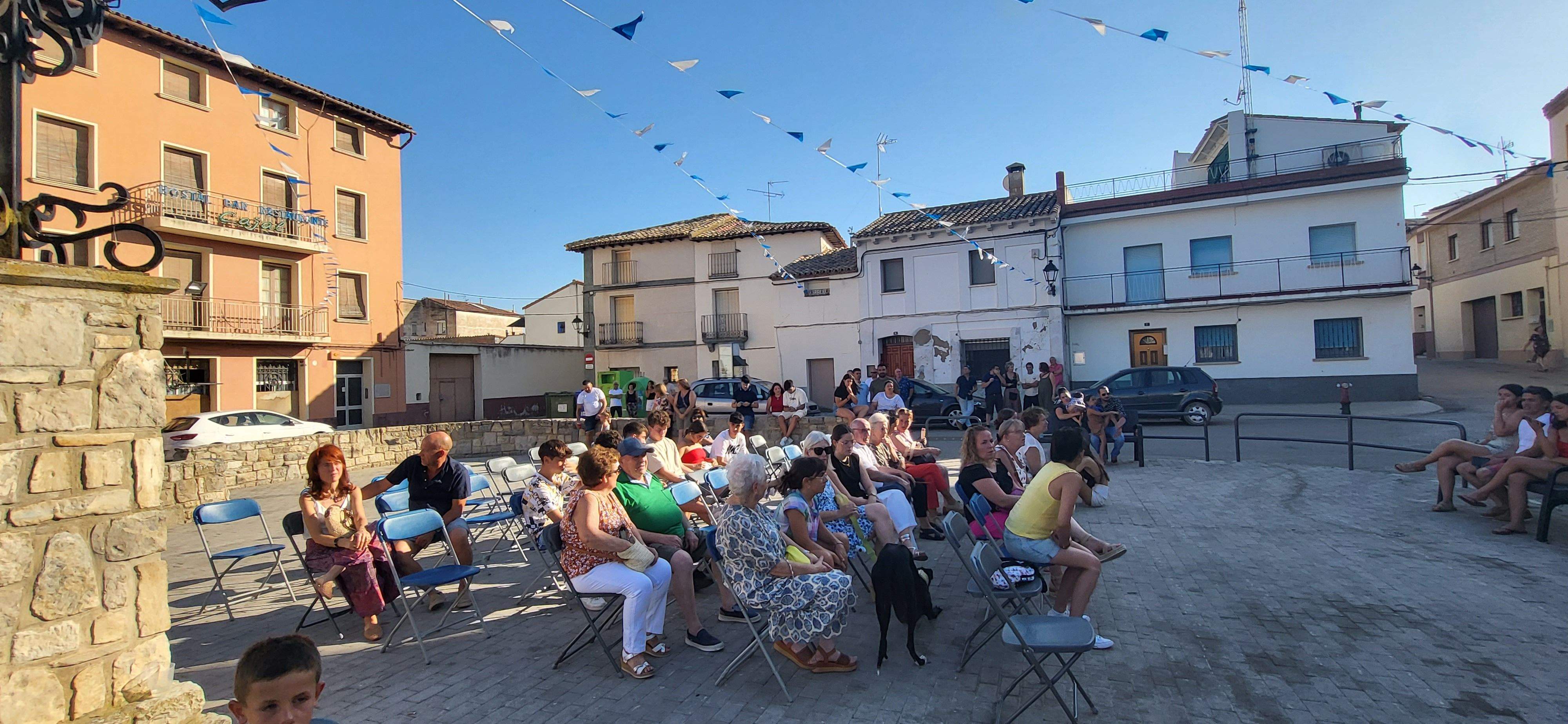 Presentación de los quintos y la entrega de pañoletas a los bebés en Grañén. Foto: Mercedes Manterola