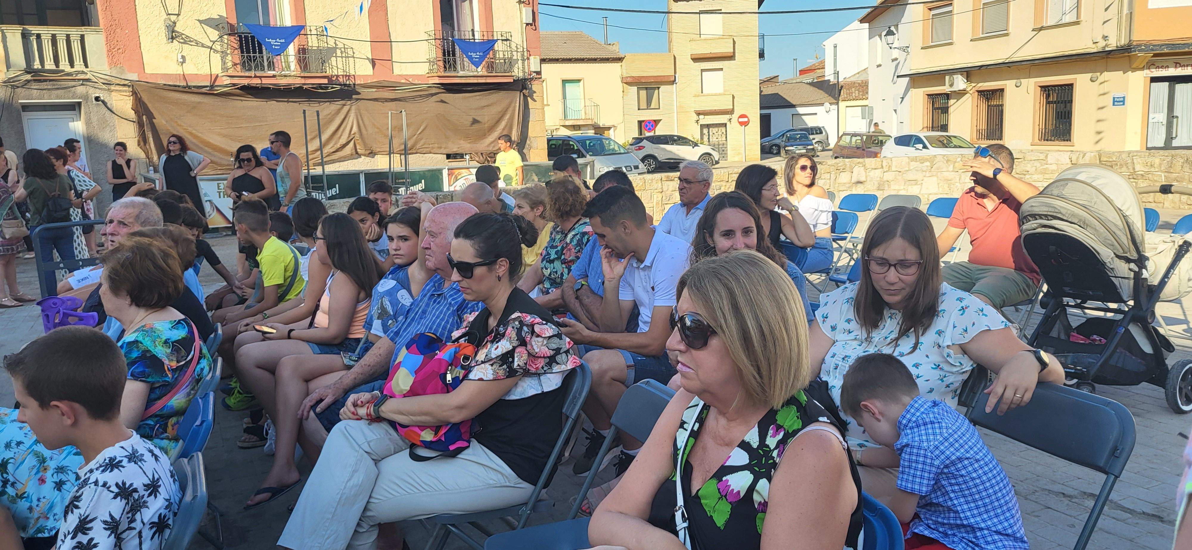 Presentación de los quintos y la entrega de pañoletas a los bebés en Grañén. Foto: Mercedes Manterola