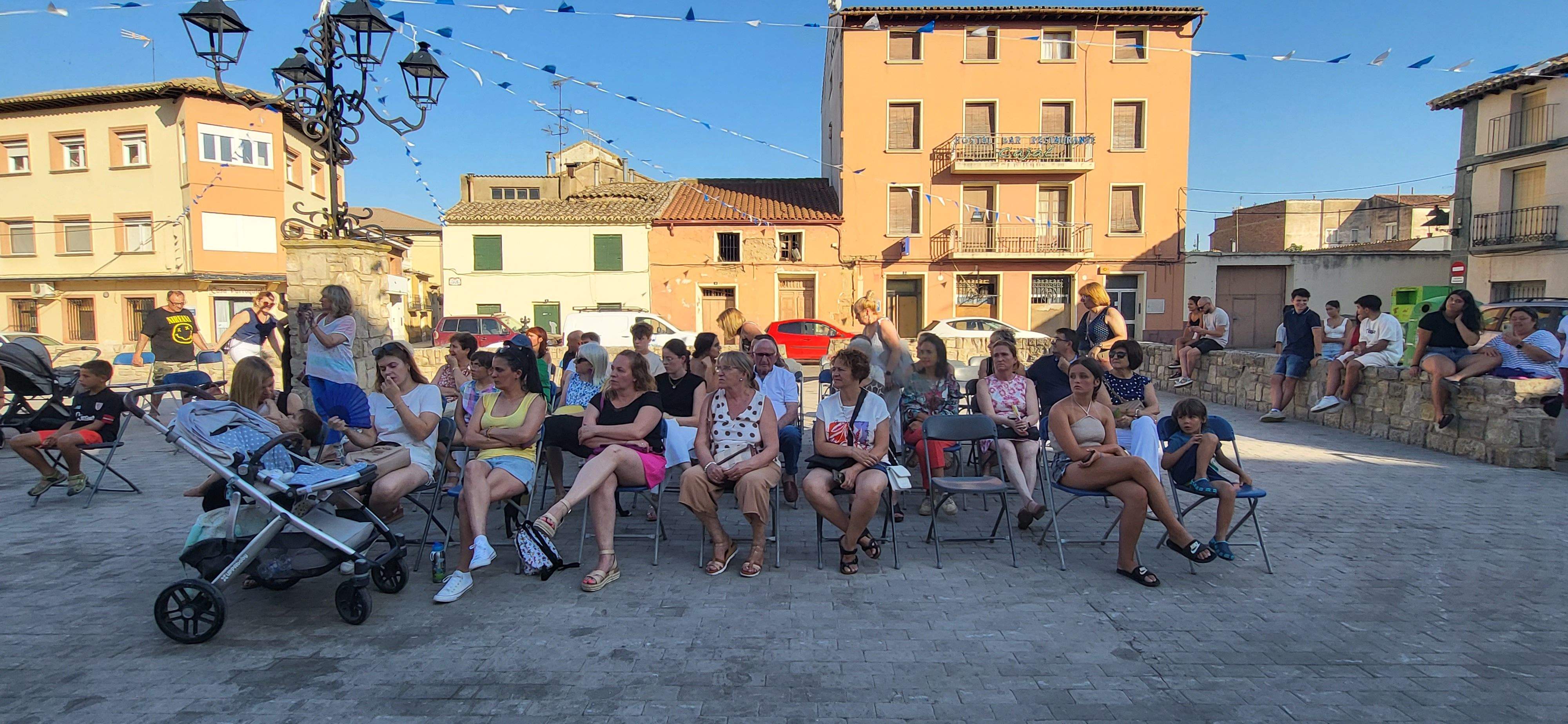 Presentación de los quintos y la entrega de pañoletas a los bebés en Grañén. Foto: Mercedes Manterola