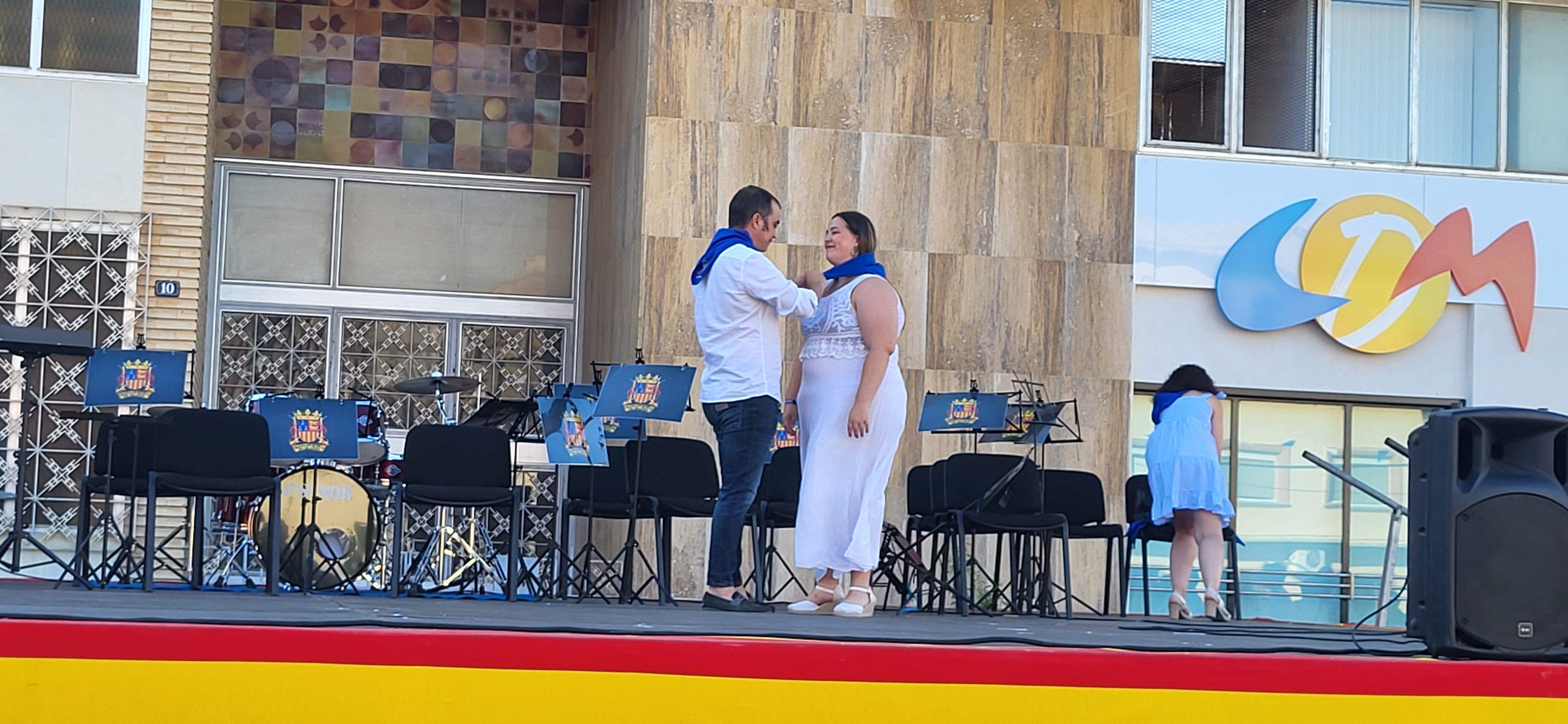 Presentación de los quintos y la entrega de pañoletas a los bebés en Grañén. Foto: Mercedes Manterola