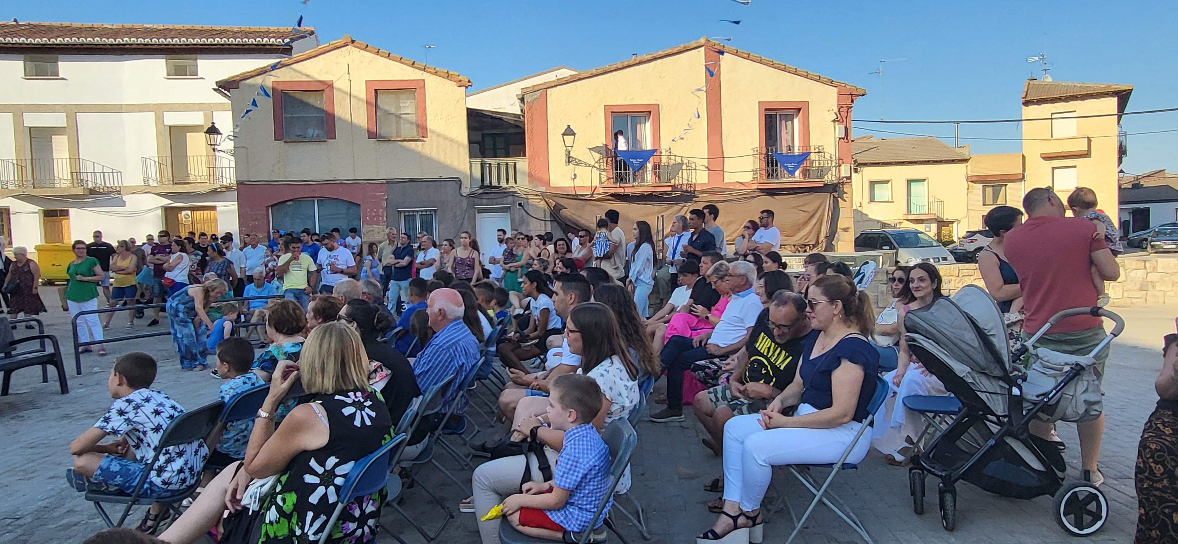 Presentación de los quintos y la entrega de pañoletas a los bebés en Grañén. Foto: Mercedes Manterola
