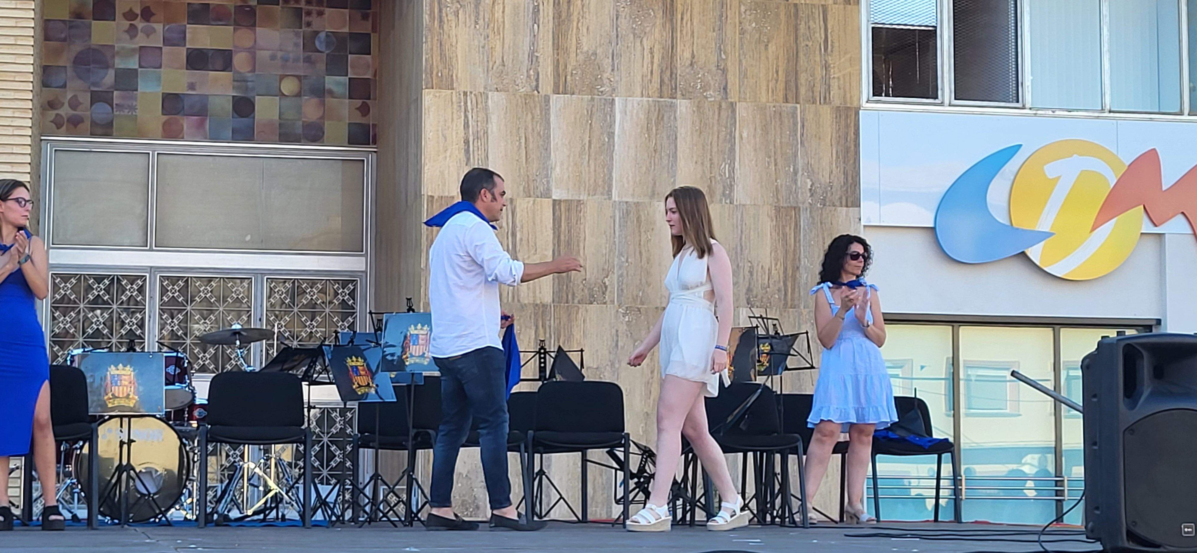 Presentación de los quintos y la entrega de pañoletas a los bebés en Grañén. Foto: Mercedes Manterola