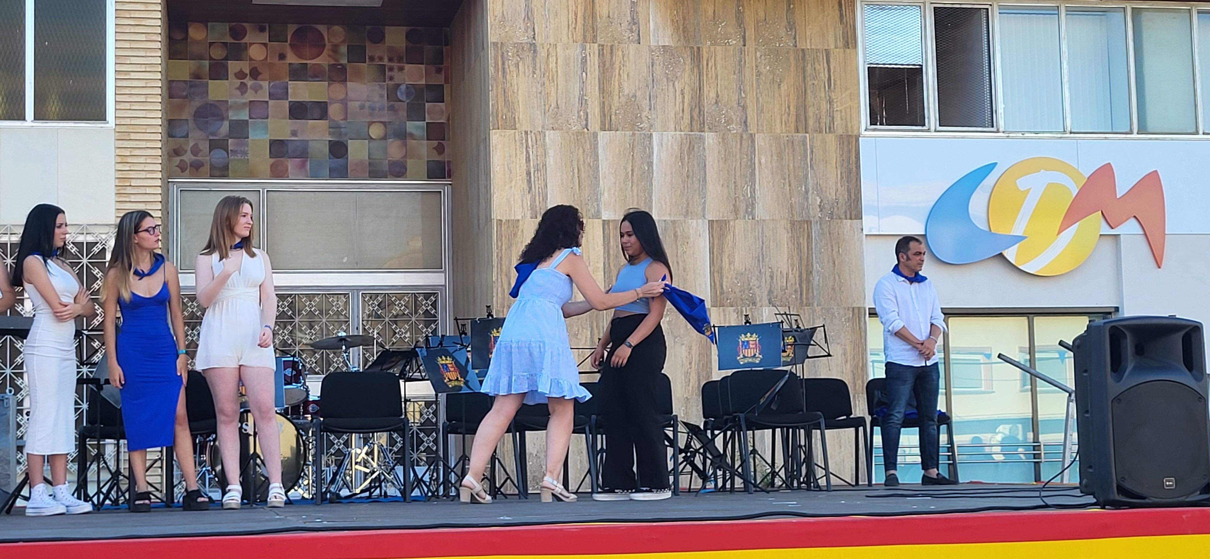 Presentación de los quintos y la entrega de pañoletas a los bebés en Grañén. Foto: Mercedes Manterola