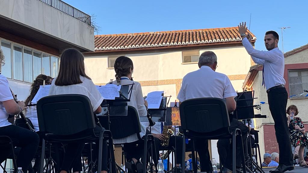 Presentación de los quintos y la entrega de pañoletas a los bebés en Grañén. Foto: Mercedes Manterola