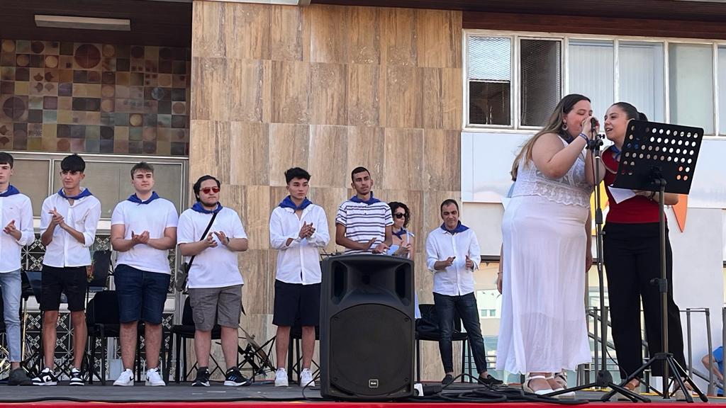 Presentación de los quintos y la entrega de pañoletas a los bebés en Grañén. Foto: Mercedes Manterola
