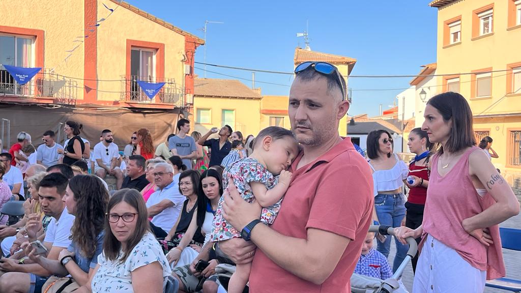 Presentación de los quintos y la entrega de pañoletas a los bebés en Grañén. Foto: Mercedes Manterola