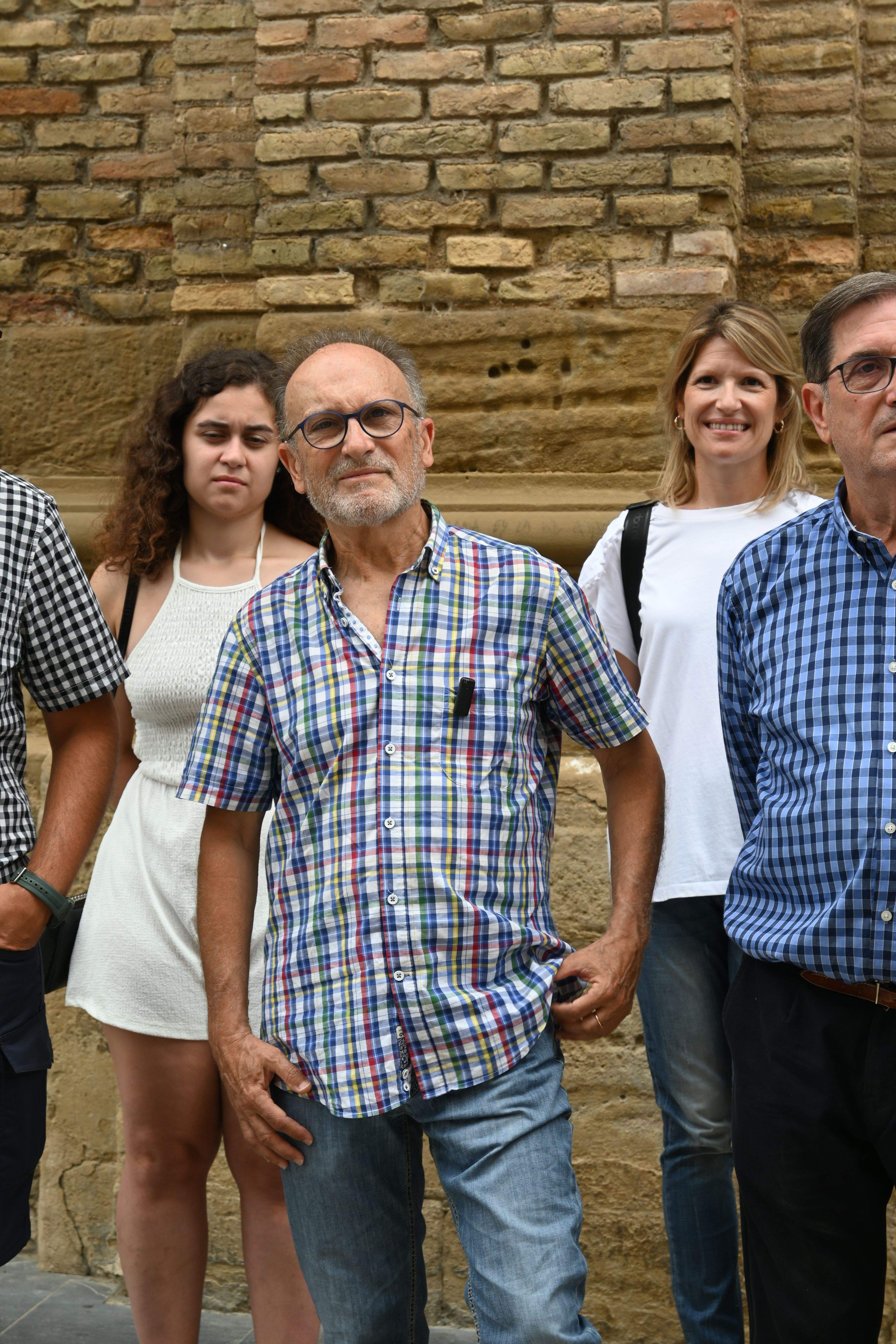 Los cuatro danzantes entrantes y los cuatro salientes. Foto Carlos Jalle