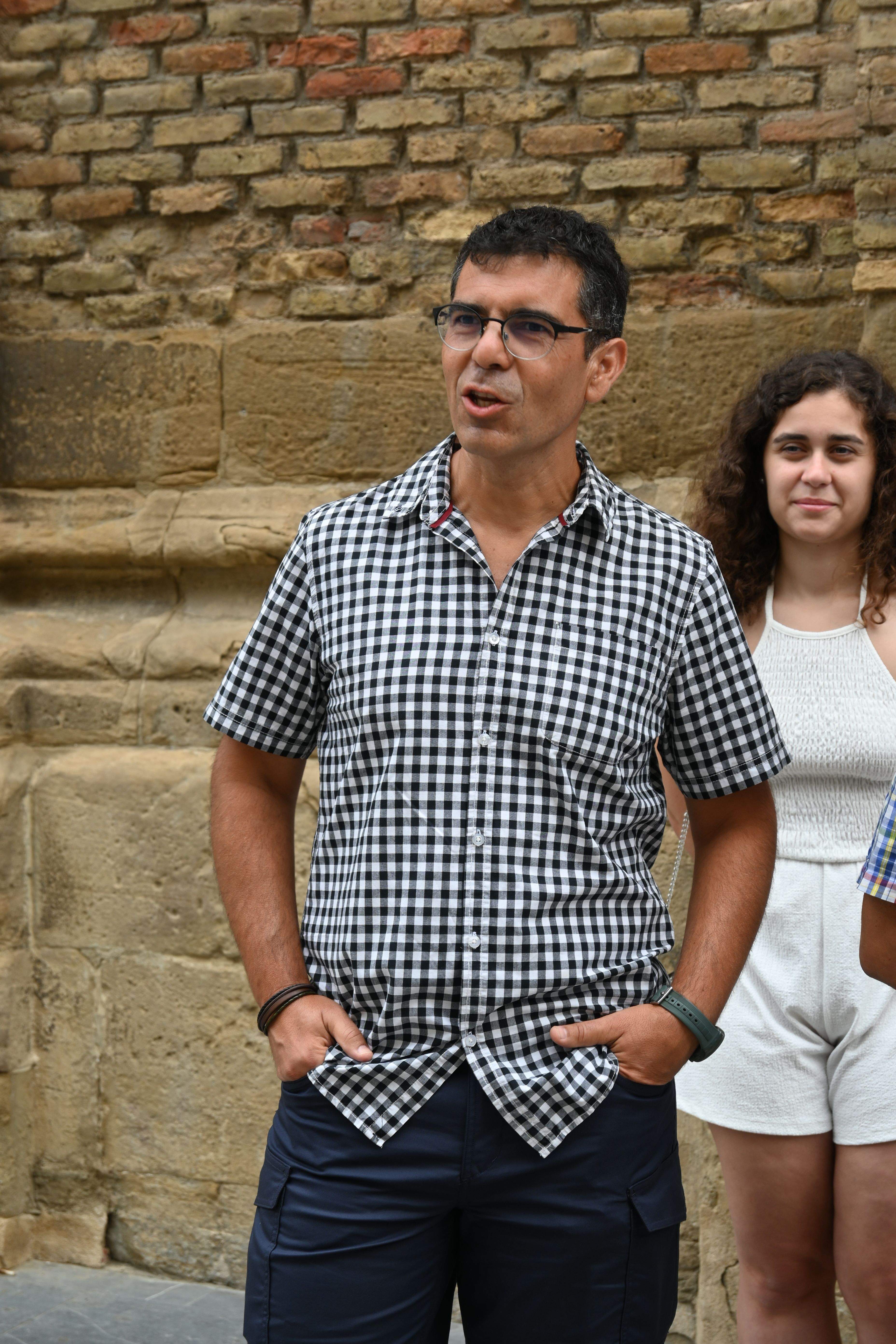 Los cuatro danzantes entrantes y los cuatro salientes. Foto Carlos Jalle