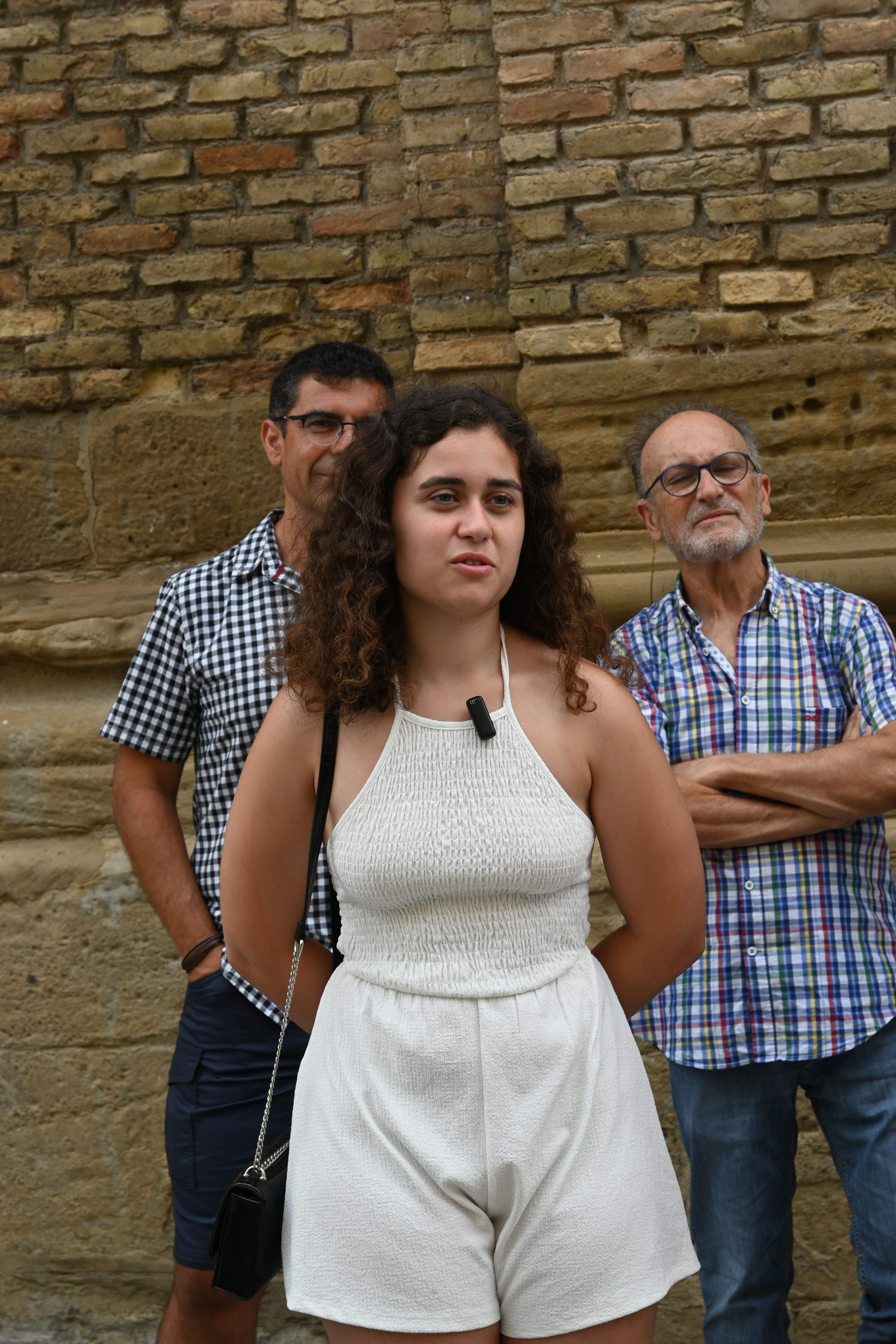 Los cuatro danzantes entrantes y los cuatro salientes. Foto Carlos Jalle