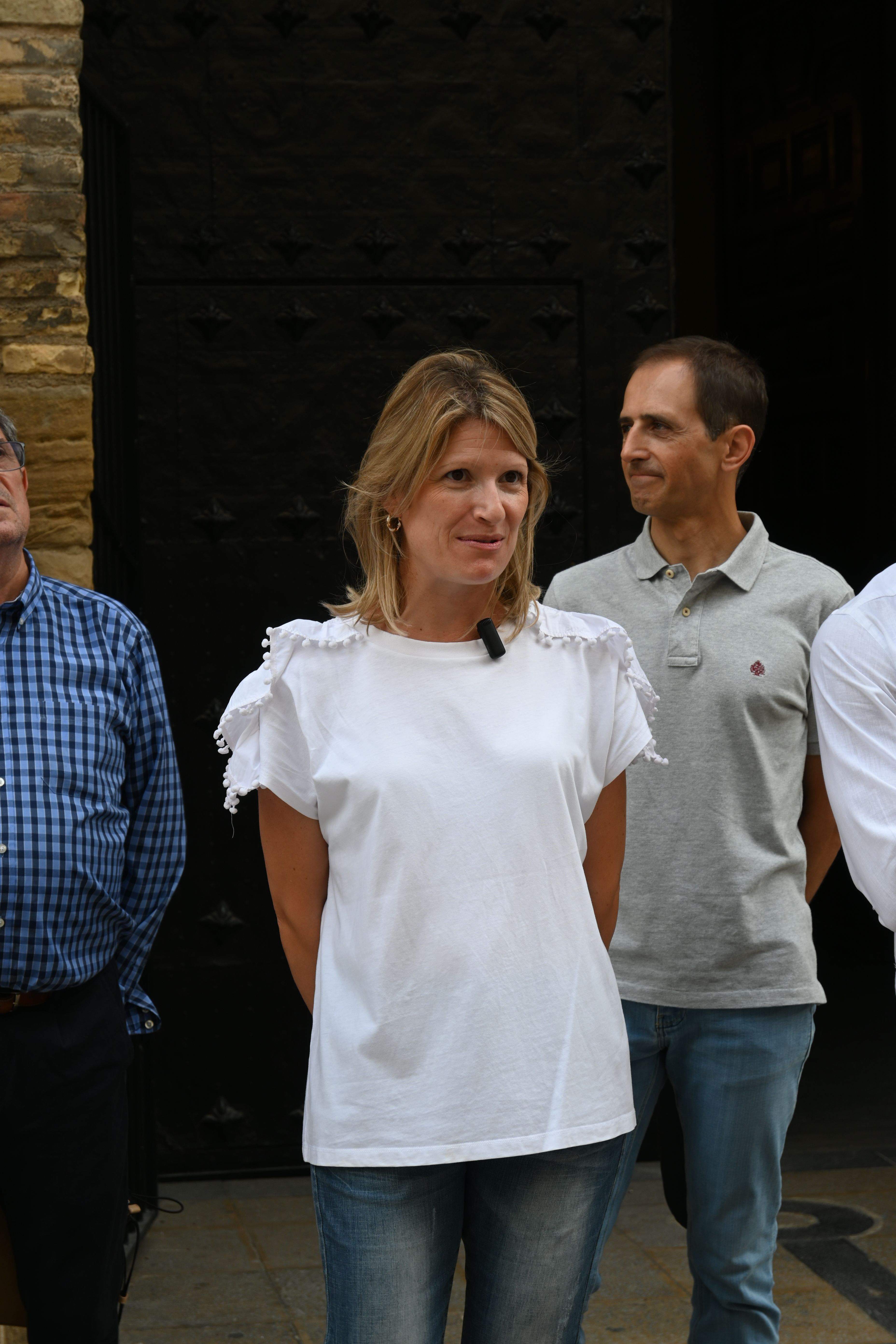 Los cuatro danzantes entrantes y los cuatro salientes. Foto Carlos Jalle