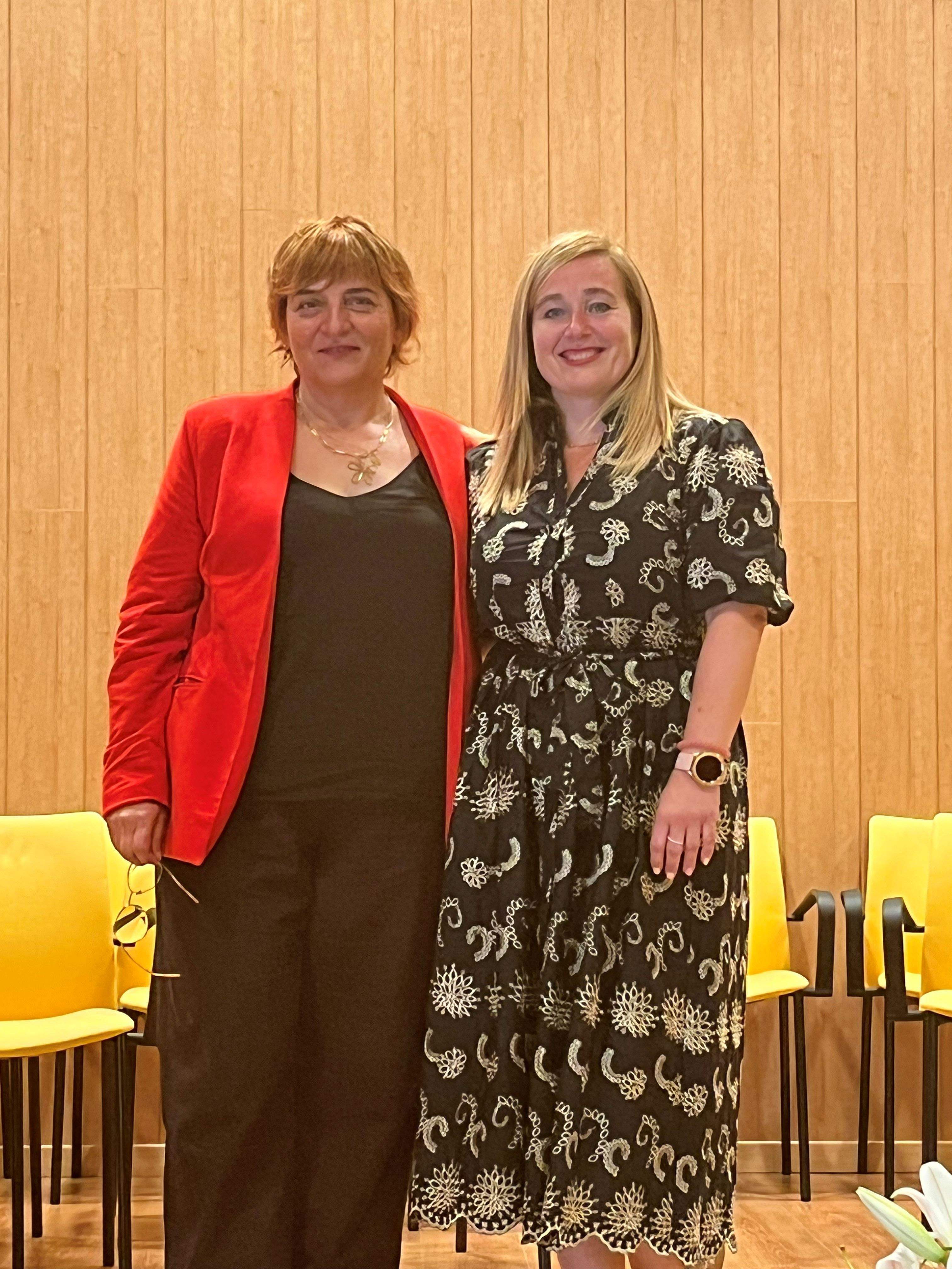 Olvido Moratinos y Maite Castán.