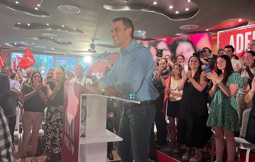 Pedro Sánchez durante su intervención en Huesca. Foto: Mercedes Manterola