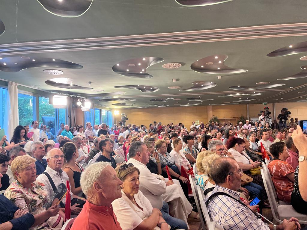 Asistentes al acto central de los socialistas altoaragoneses en Huesca. Foto: Mercedes Manterola