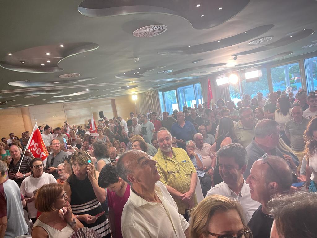 Asistentes al acto central de los socialistas altoaragoneses en Huesca. Foto: Mercedes Manterola