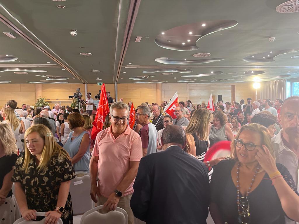 Asistentes al acto central de los socialistas altoaragoneses en Huesca. Foto: Mercedes Manterola