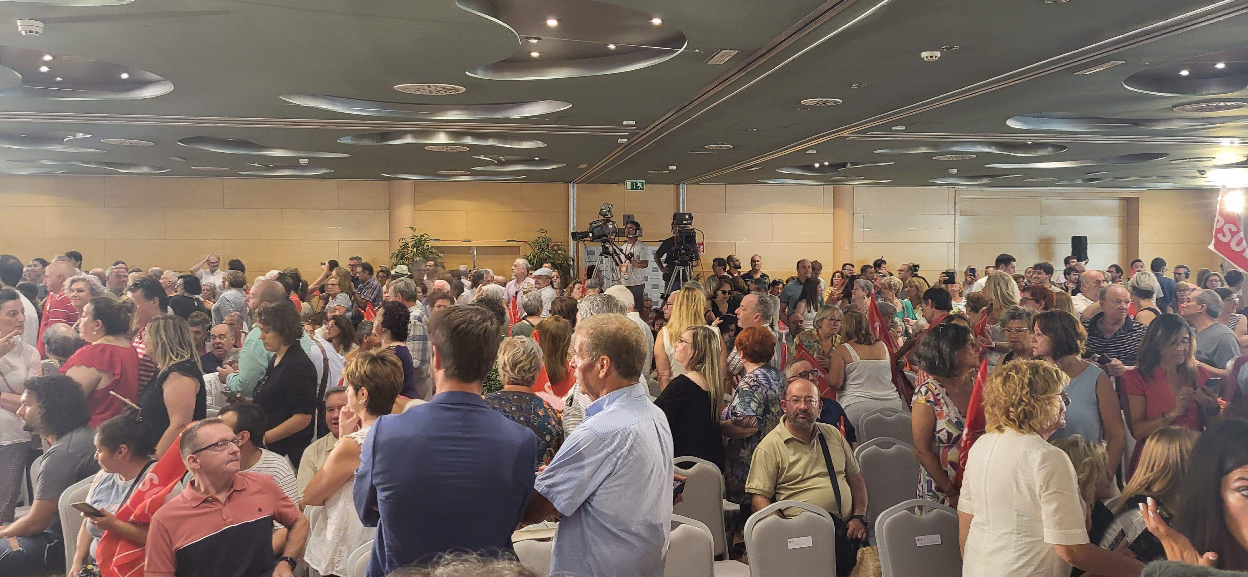 Asistentes al acto central de los socialistas altoaragoneses en Huesca. Foto: Mercedes Manterola