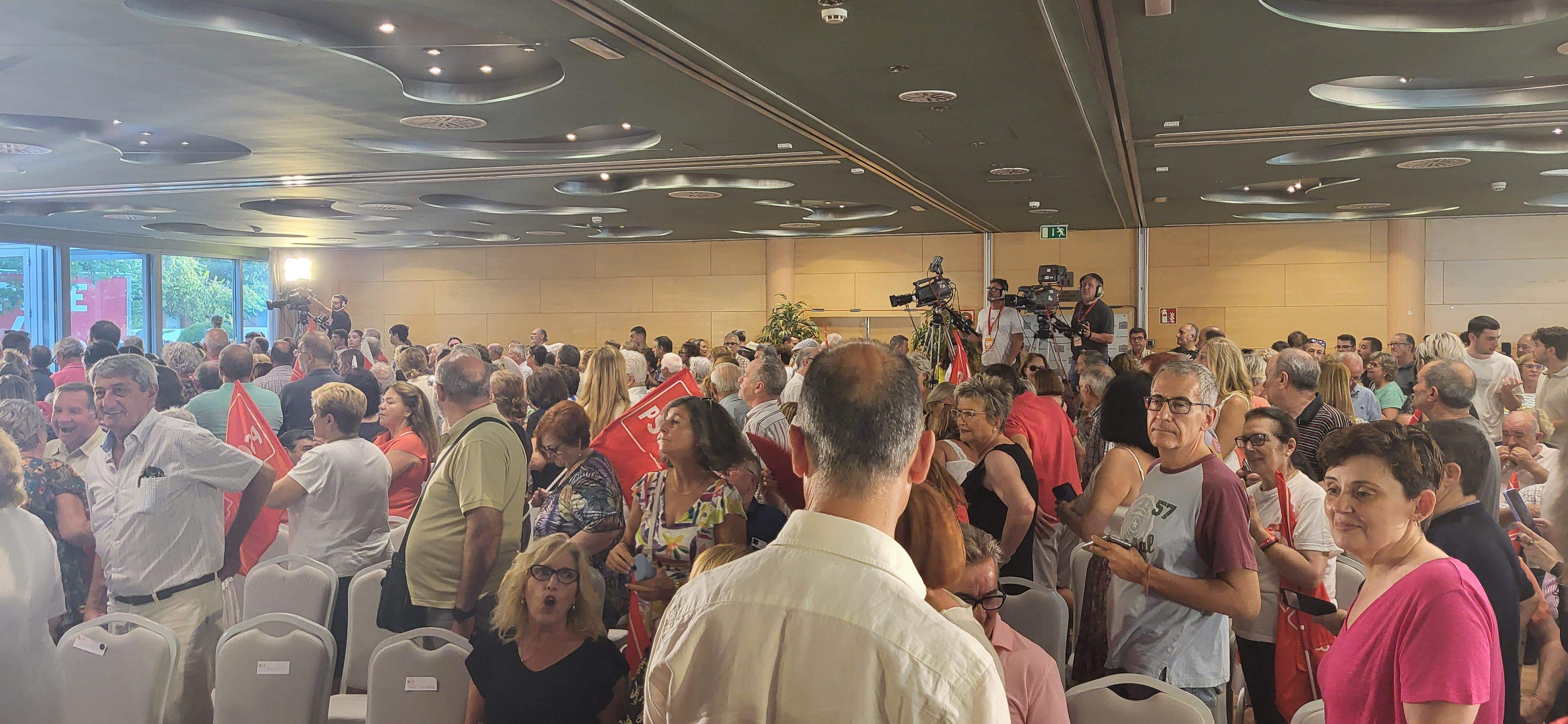 Asistentes al acto central de los socialistas altoaragoneses en Huesca. Foto: Mercedes Manterola