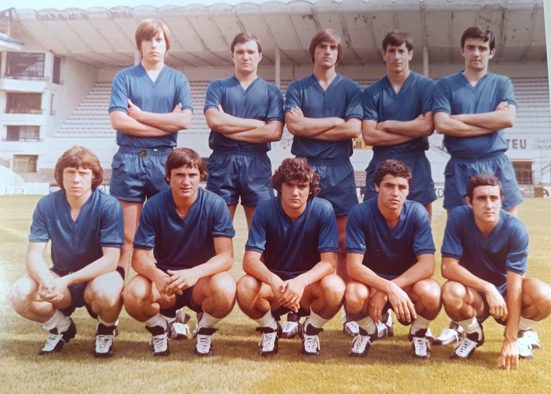 En el Sanse, temporada 78-79, de pie Zárraga y Esparza (segundo y tercero por la izquierda) y abajo Orúe (segundo por la izquierda).