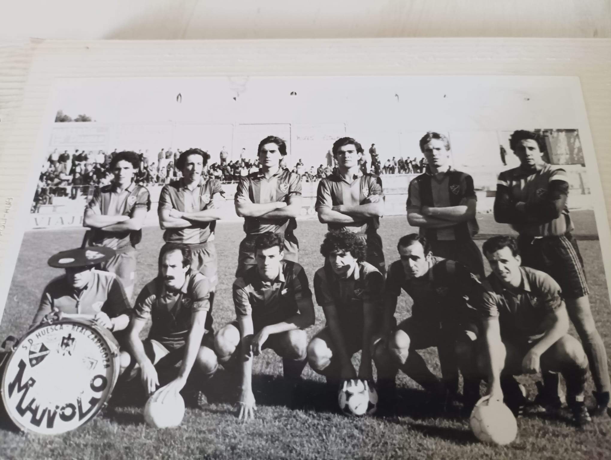 Rafa Esparza, tercero por la derecha, de pie.