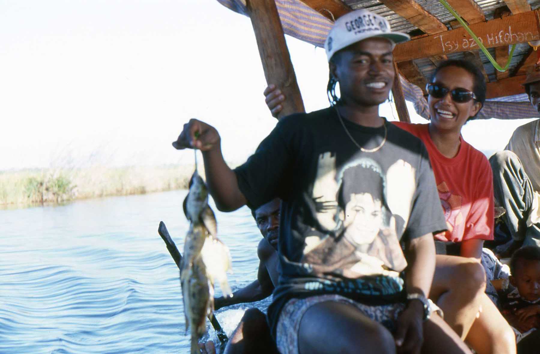 Viaje de Marco Pascual por el canal Pangalanes en Madagascar