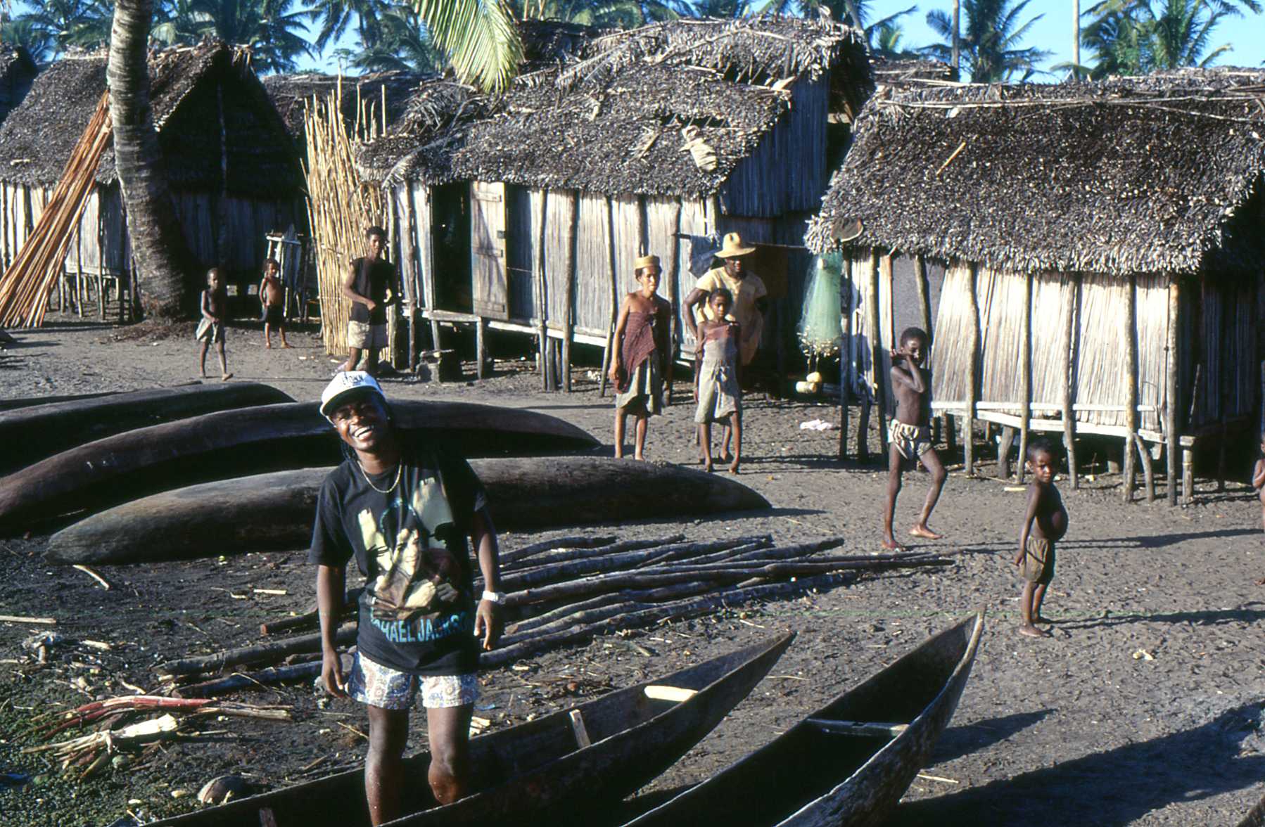 Viaje de Marco Pascual por el canal Pangalanes en Madagascar