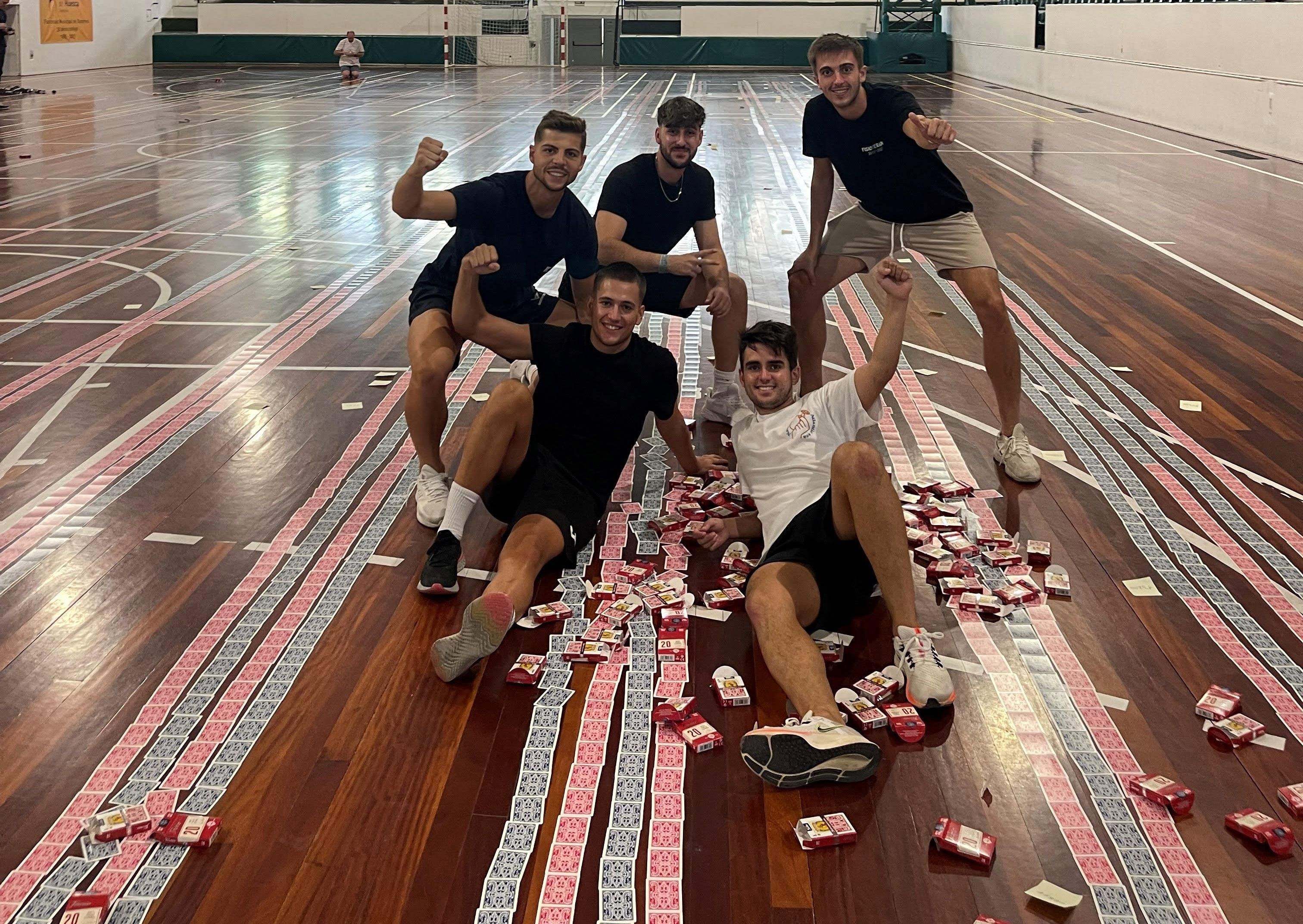 Alegría tras finalizar el intento oficial de récord Guinness