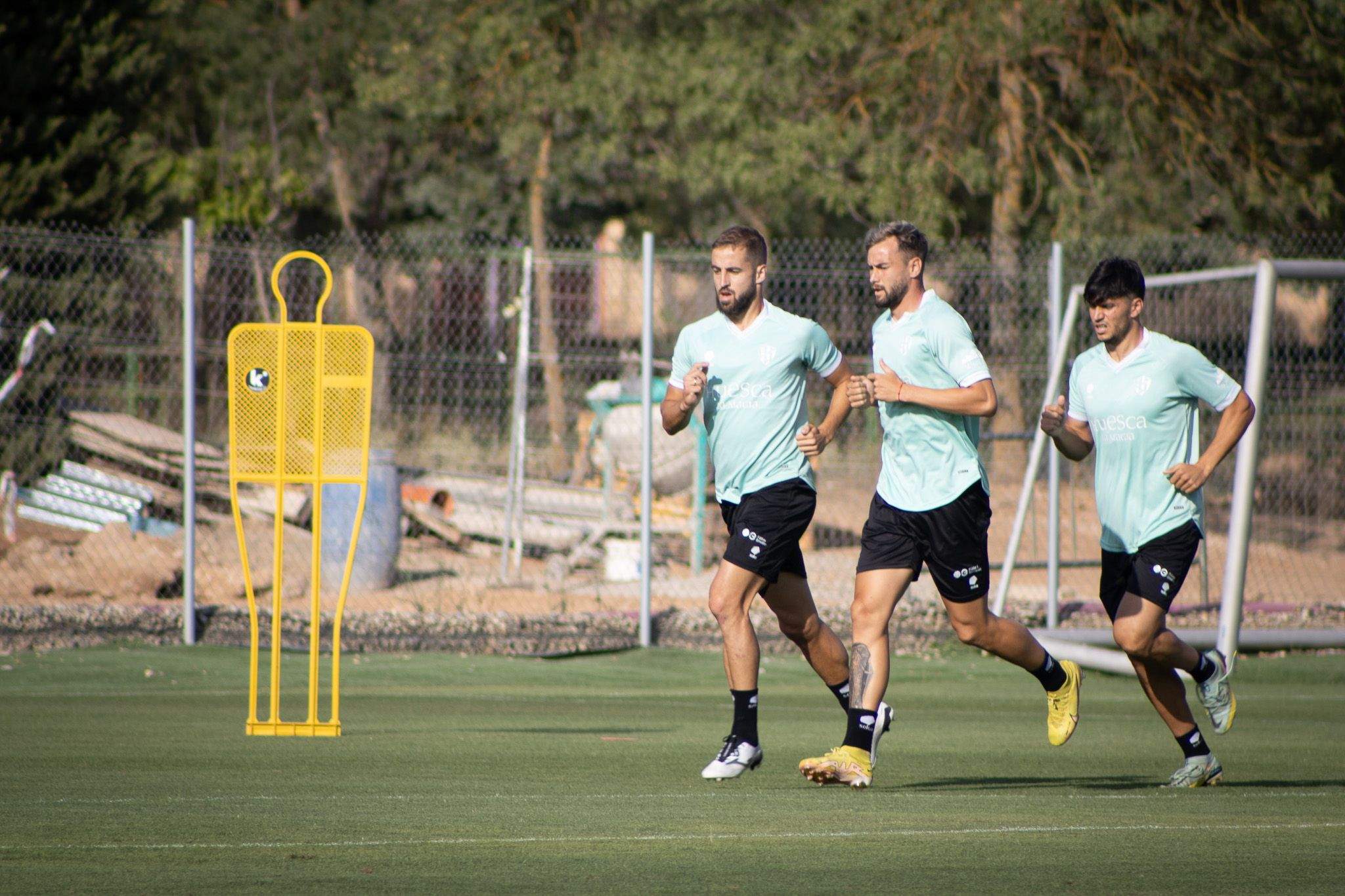 Salvador, junto a Pulido y Carrillo en un entrenamiento. Foto: SDH