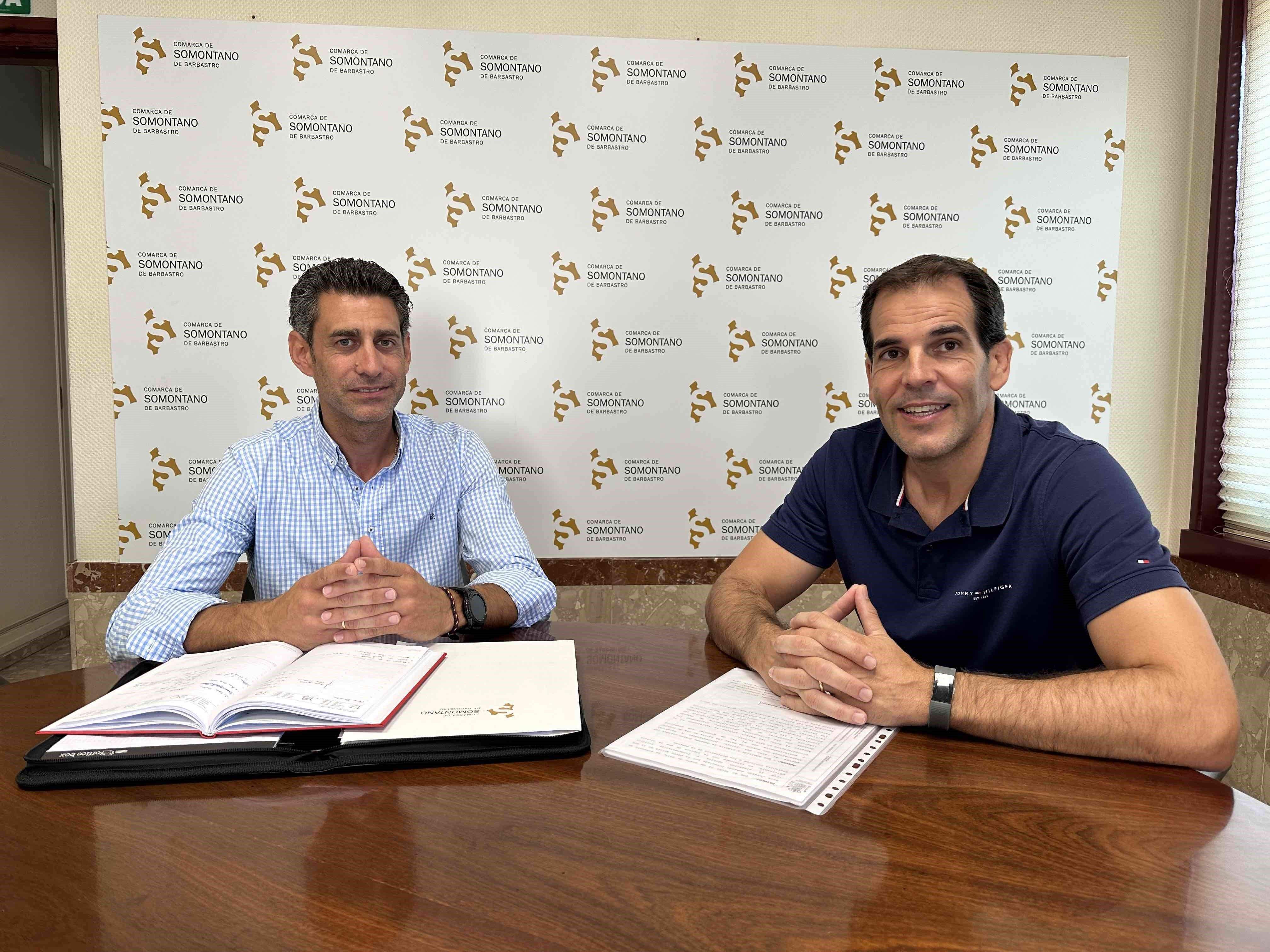 Saúl Pérez Lacasa y Dani Gracia este viernes en la Comarca del Somontano.