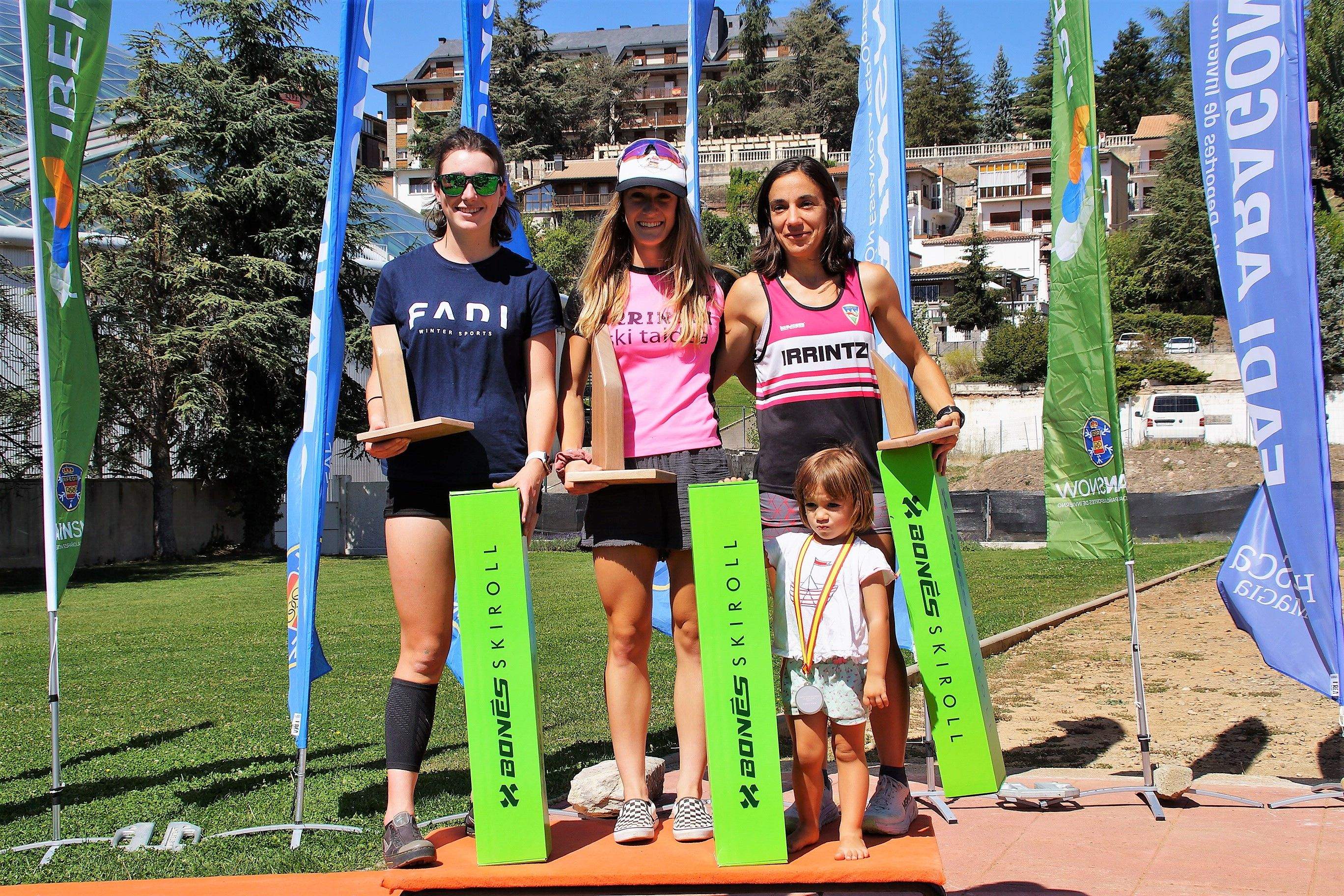 Campeonato de España de Rollerski en Jaca. Podio de mujeres. FOTO REBECA RUIZ