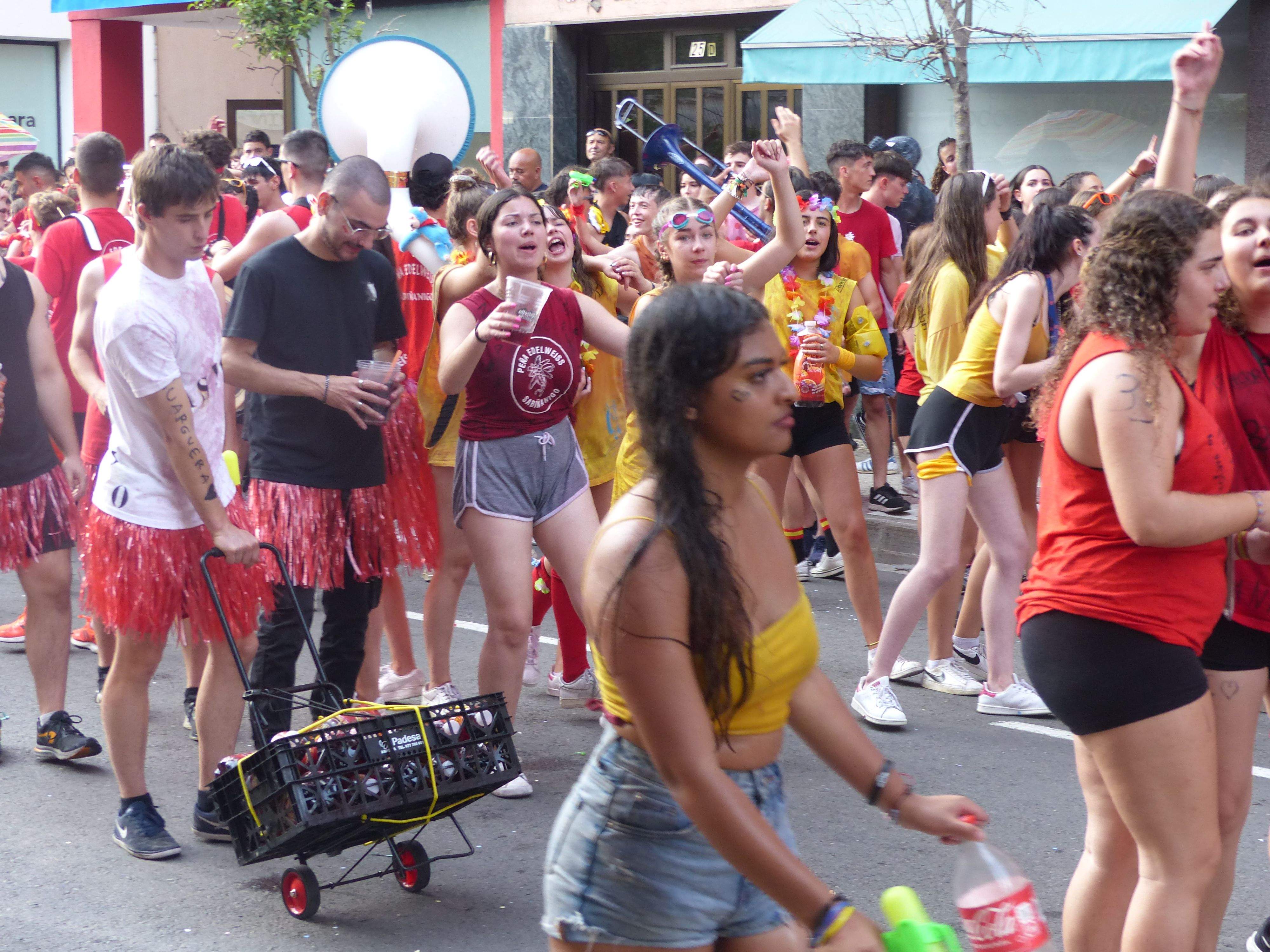 Inicio de las fiestas de Santiago 2023 en Sabiñánigo.