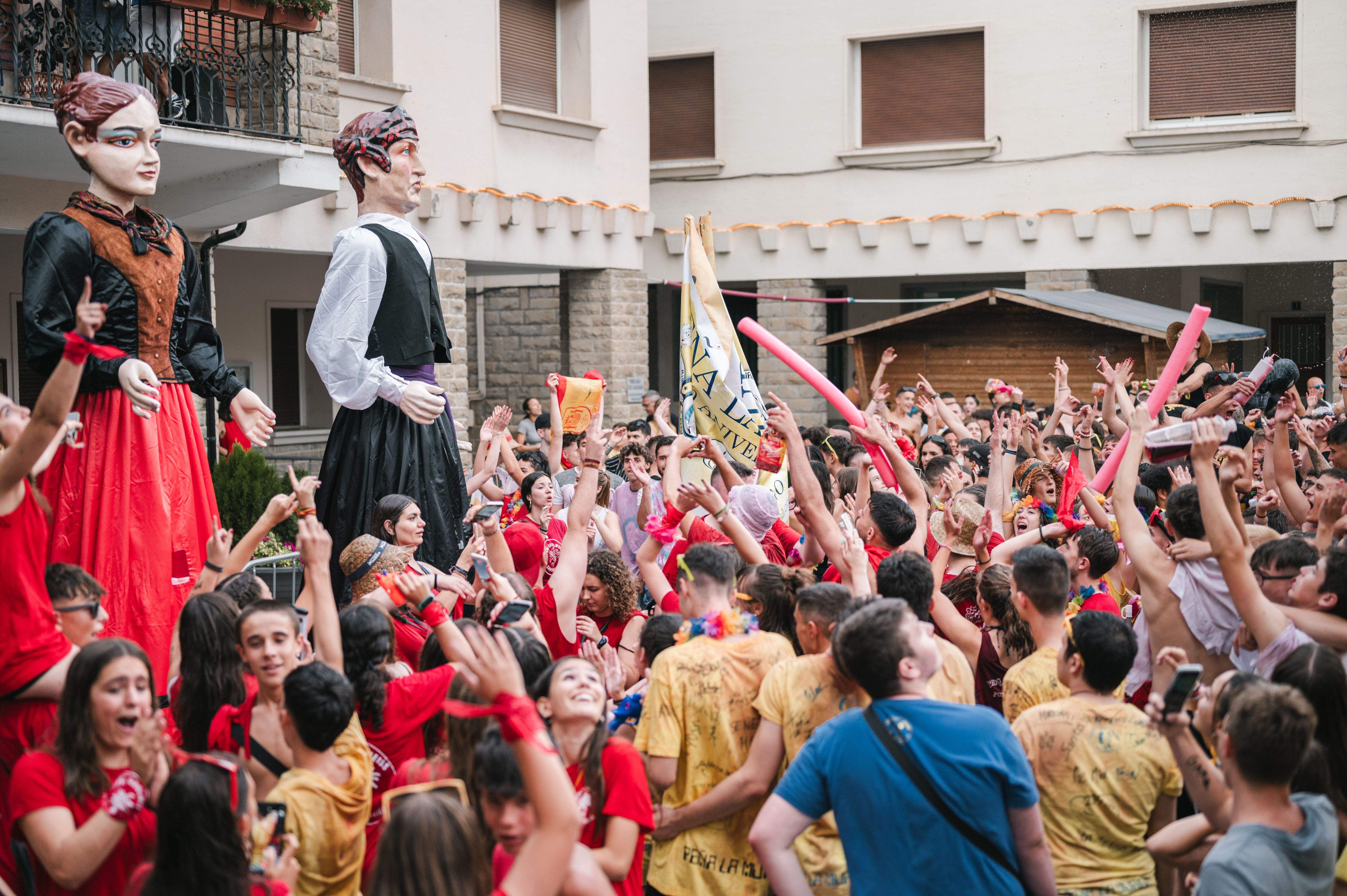 Inicio de las fiestas de Santiago 2023 en Sabiñánigo.