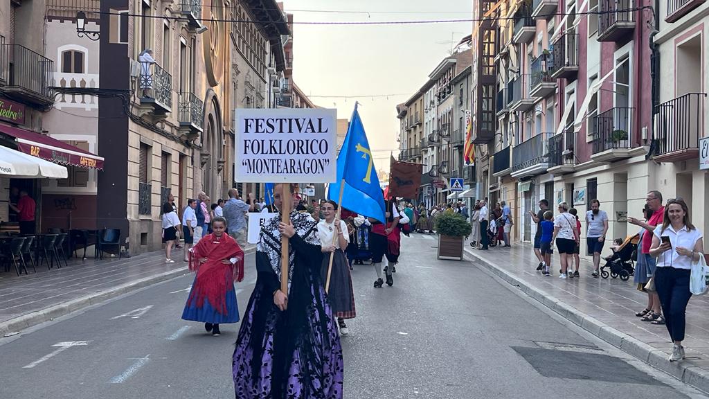 Celebración de la XXIII edición del Festival Folclórico Castillo de Montearagón. Foto: Mercedes Manterola