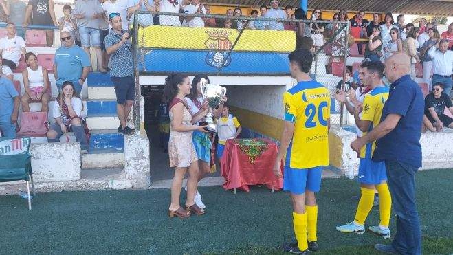 La AD Almudévar gana el Trofeo Ayuntamiento de Almudévar.