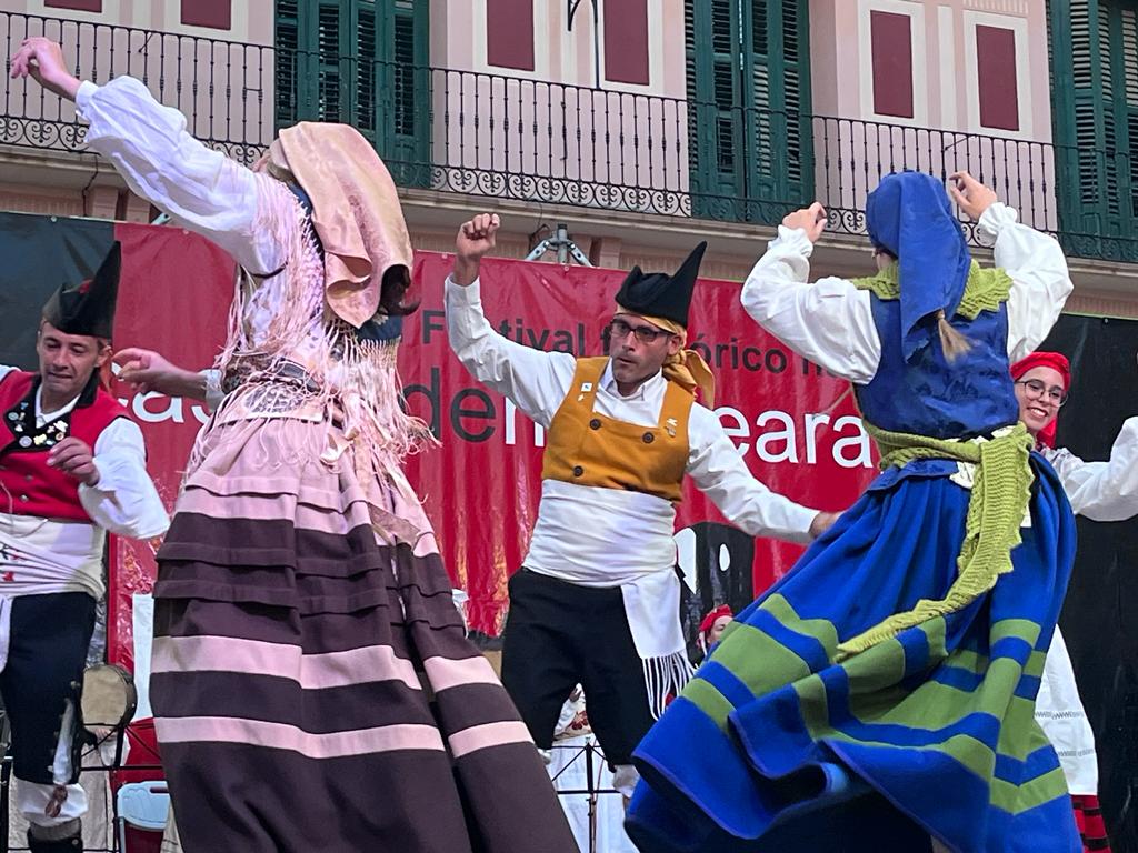Celebración de la XXIII edición del Festival Folclórico Castillo de Montearagón. Foto: Mercedes Manterola