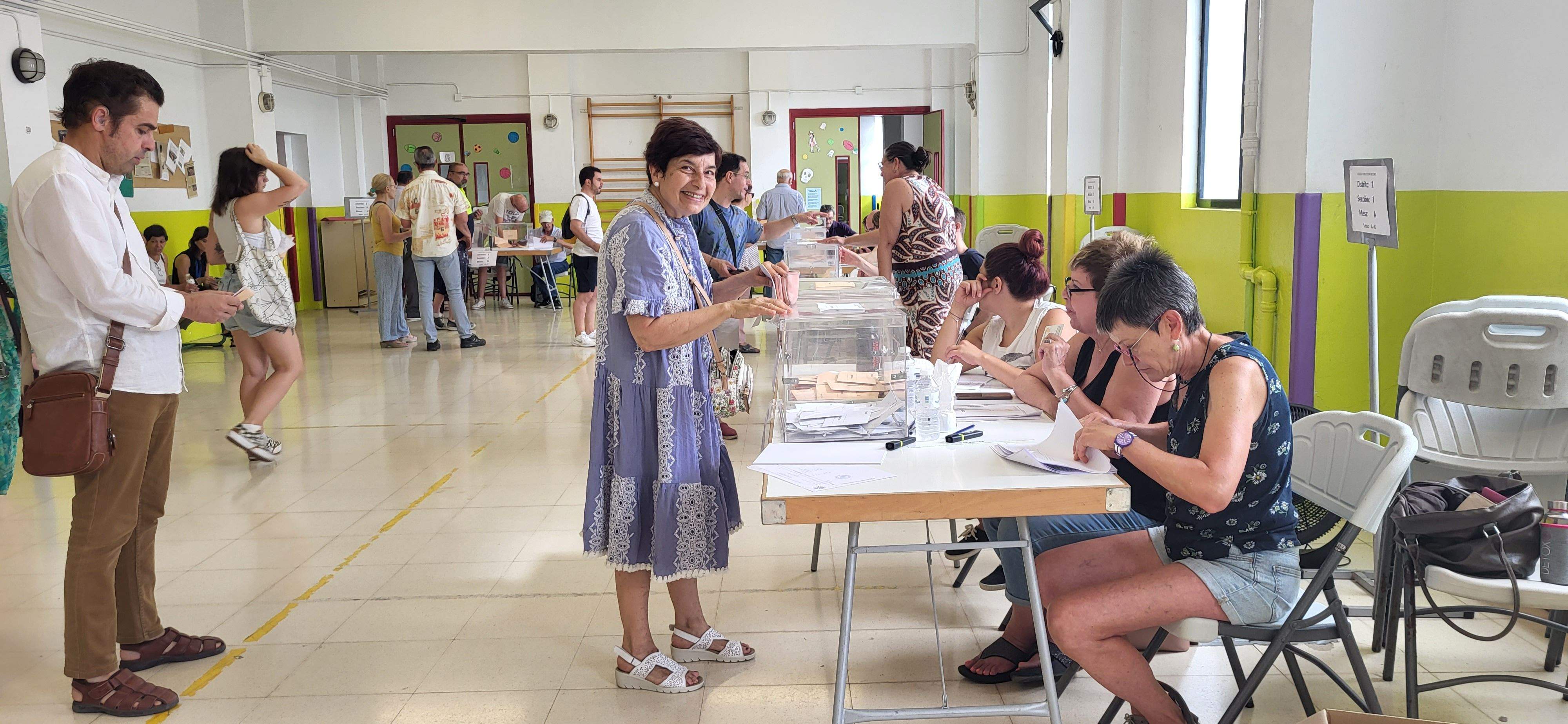 Votaciones en las elecciones generales del 23J en el colegio San Vicente. Foto: Mercedes Manterola