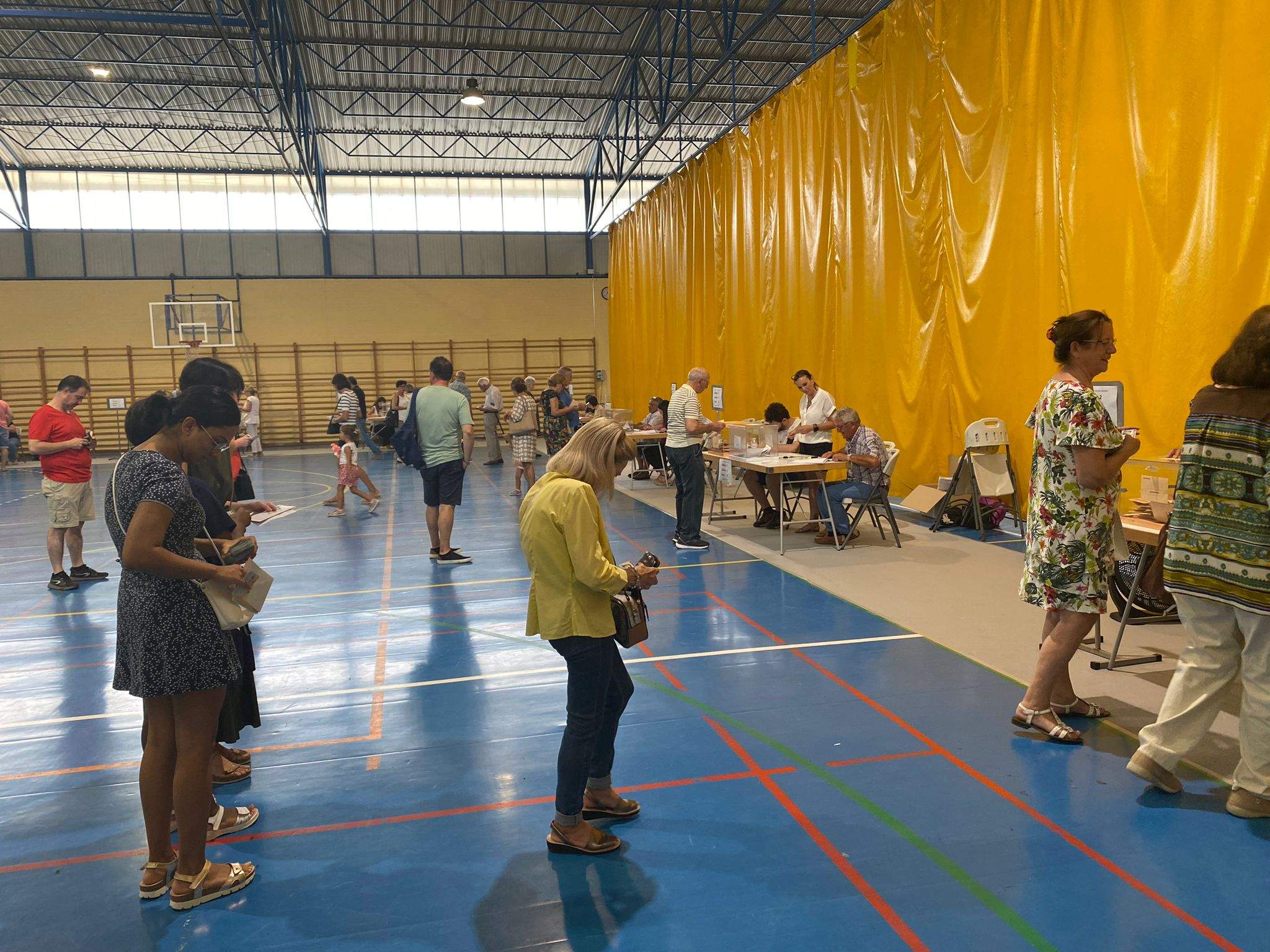 Votaciones en las elecciones generales del 23J en el colegio Sancho Ramírez.