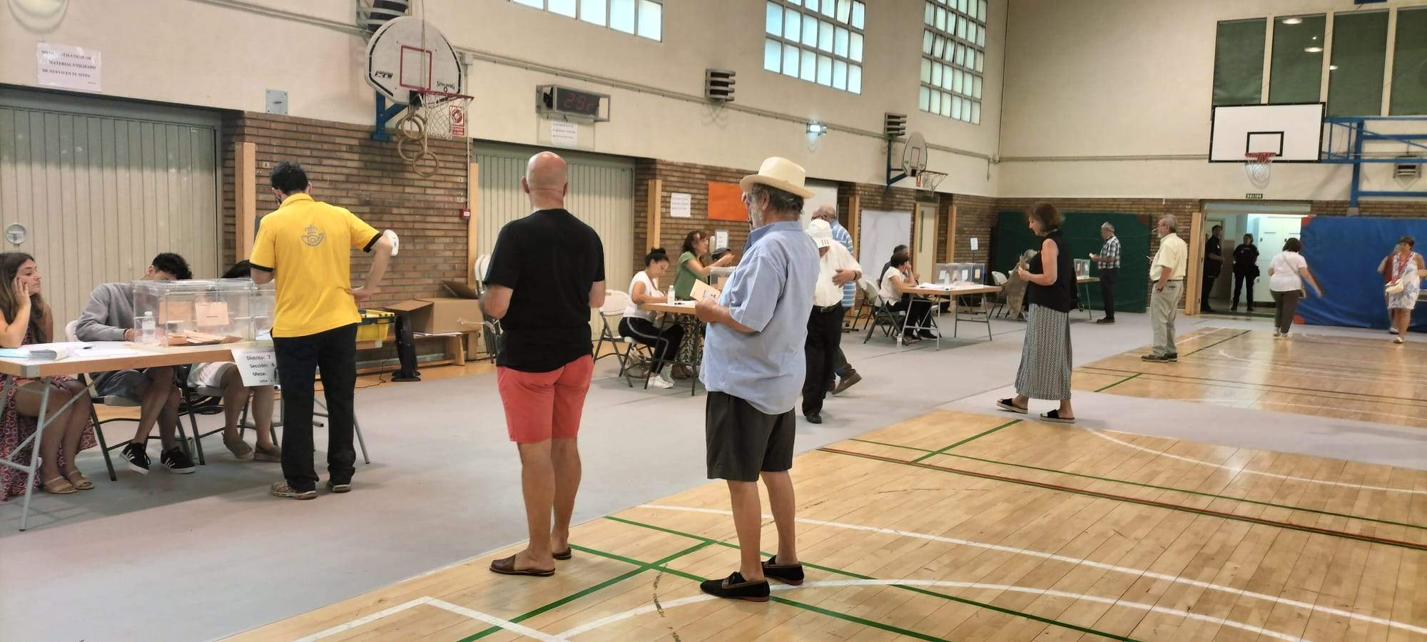 Votaciones en las elecciones generales del 23J en el colegio El Parque.