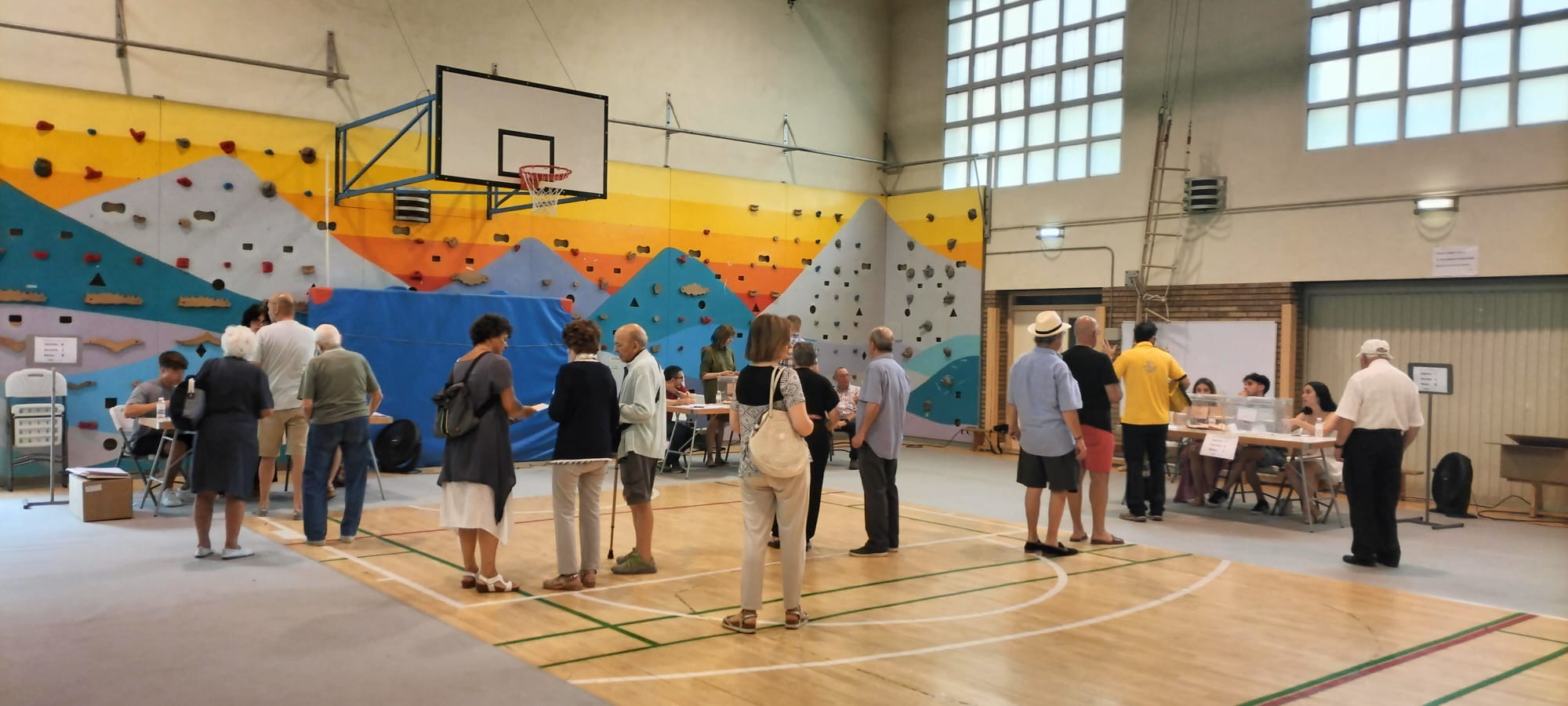 Votaciones en las elecciones generales del 23J en el colegio El Parque.