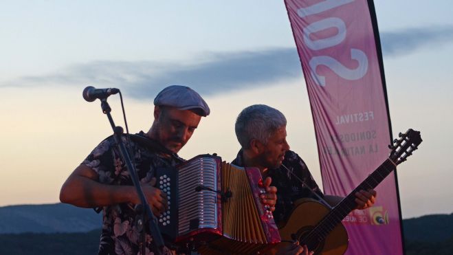 Joan Garriga y el Mariachi Galáctico en Colungo Joan Garriga y el Mariachi Galáctico en Colungo