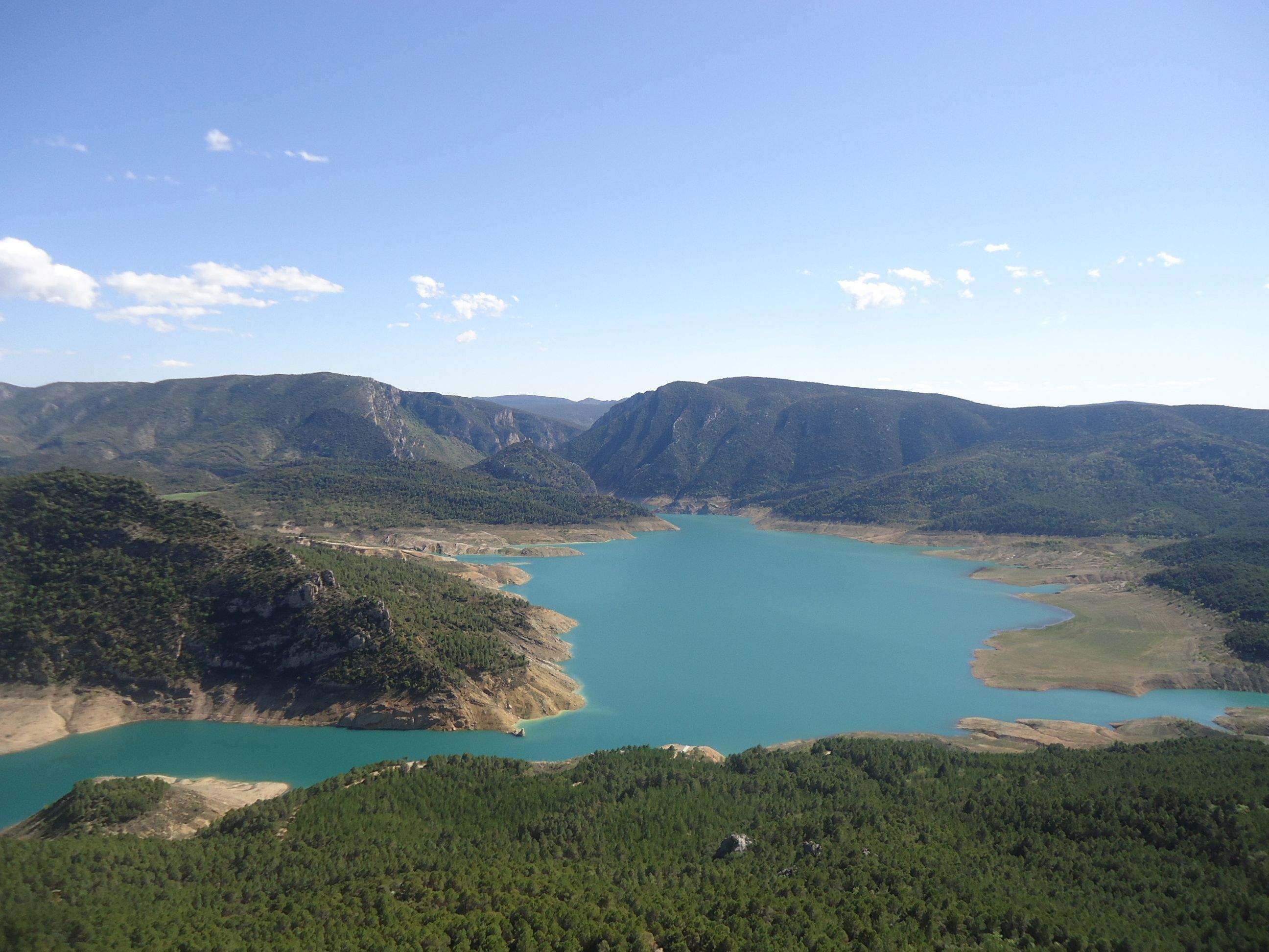 Embalse de Canelles donde un pescador halló el sábado unos restos óseos.