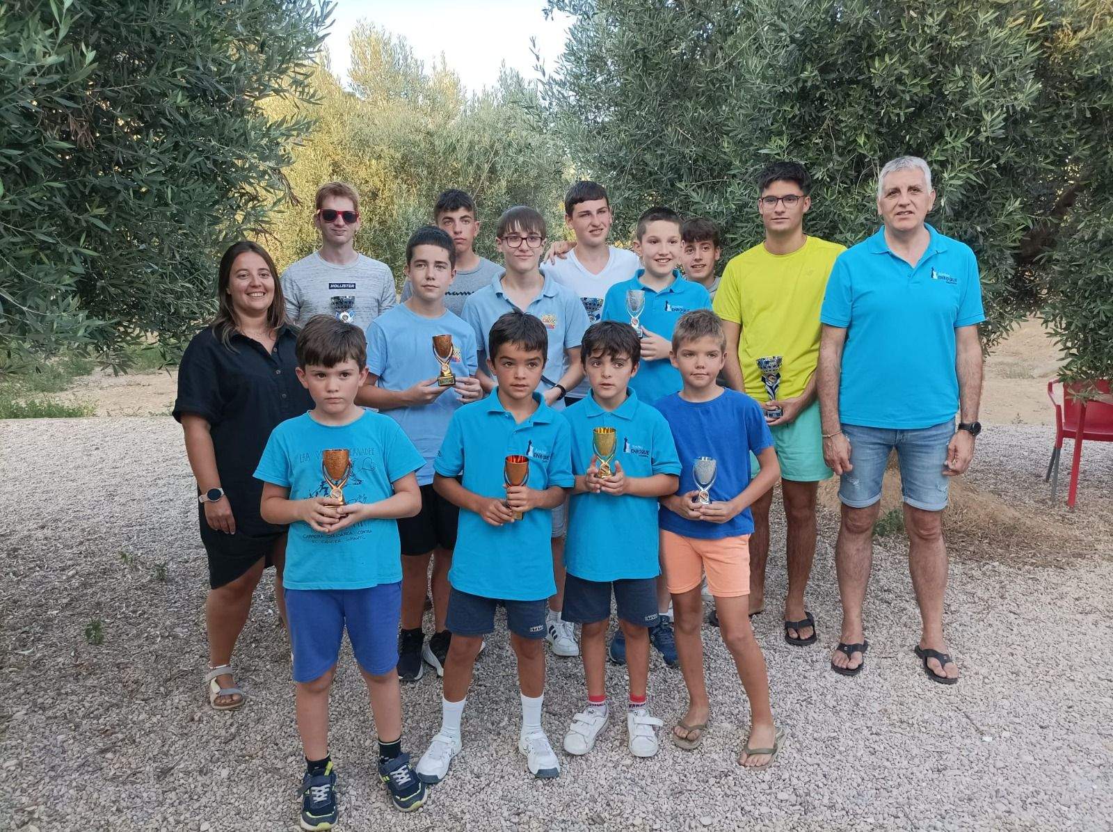 Podio final con todas las categorías.