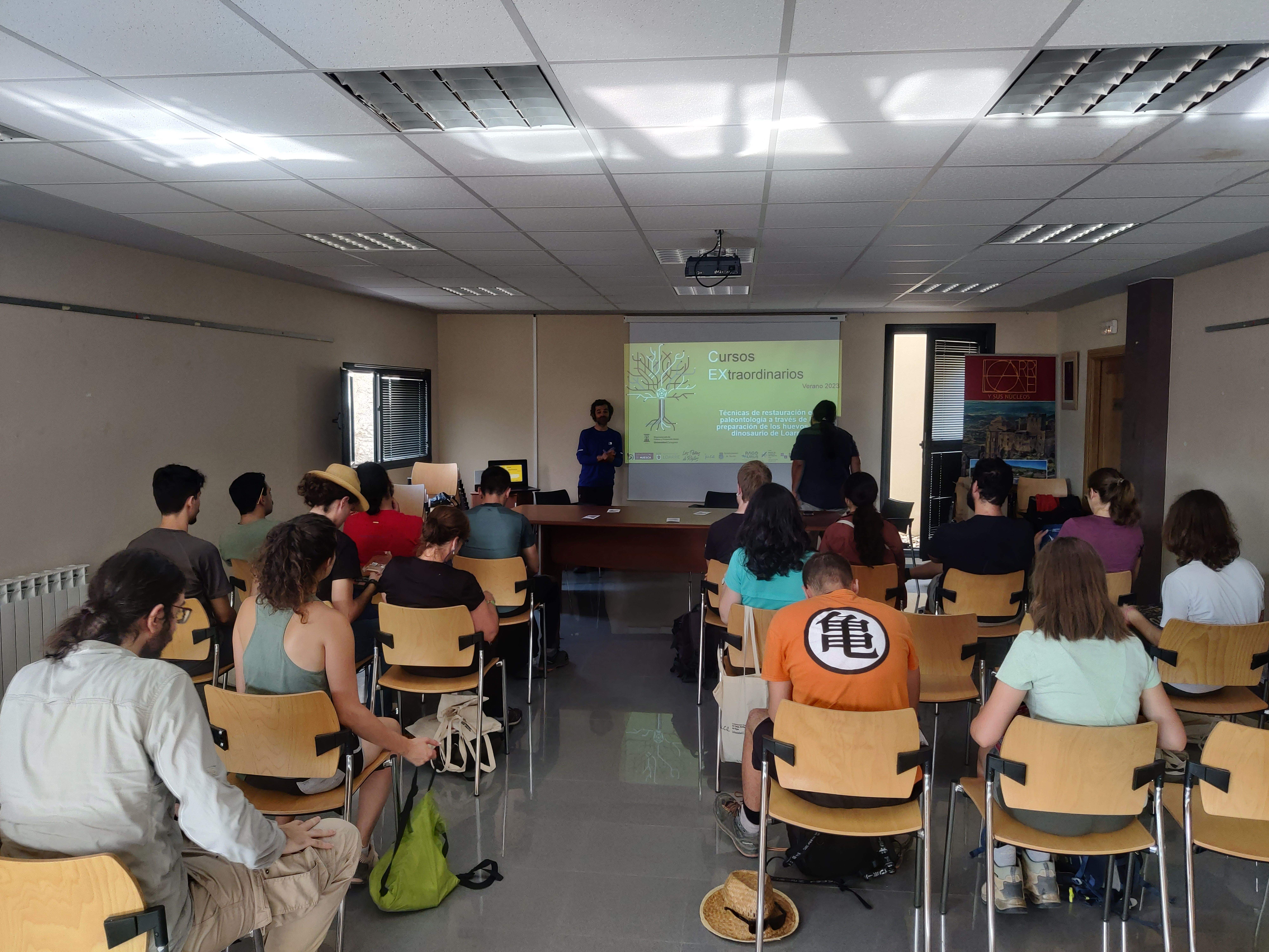 Curso de Verano de la Universidad de Zaragoza en el Laboratorio Paleontológico de Loarre.