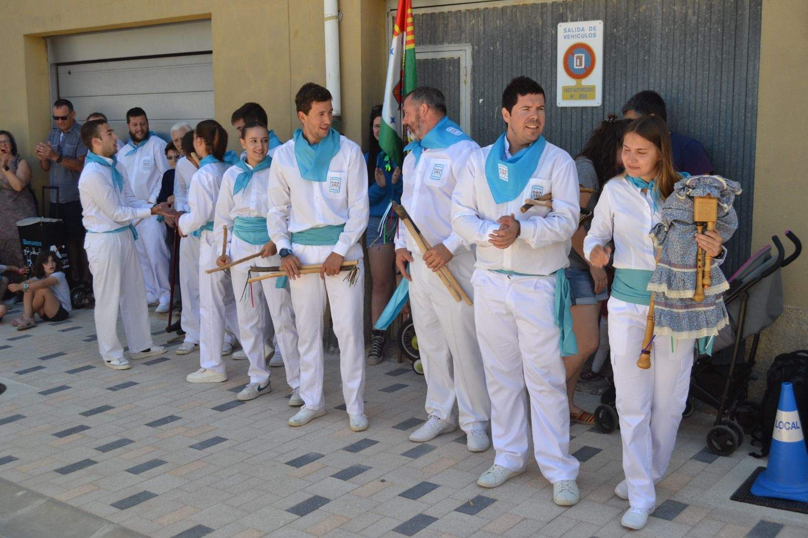 Representación del Dance de Sabiñánigo en las fiestas de Santiago.