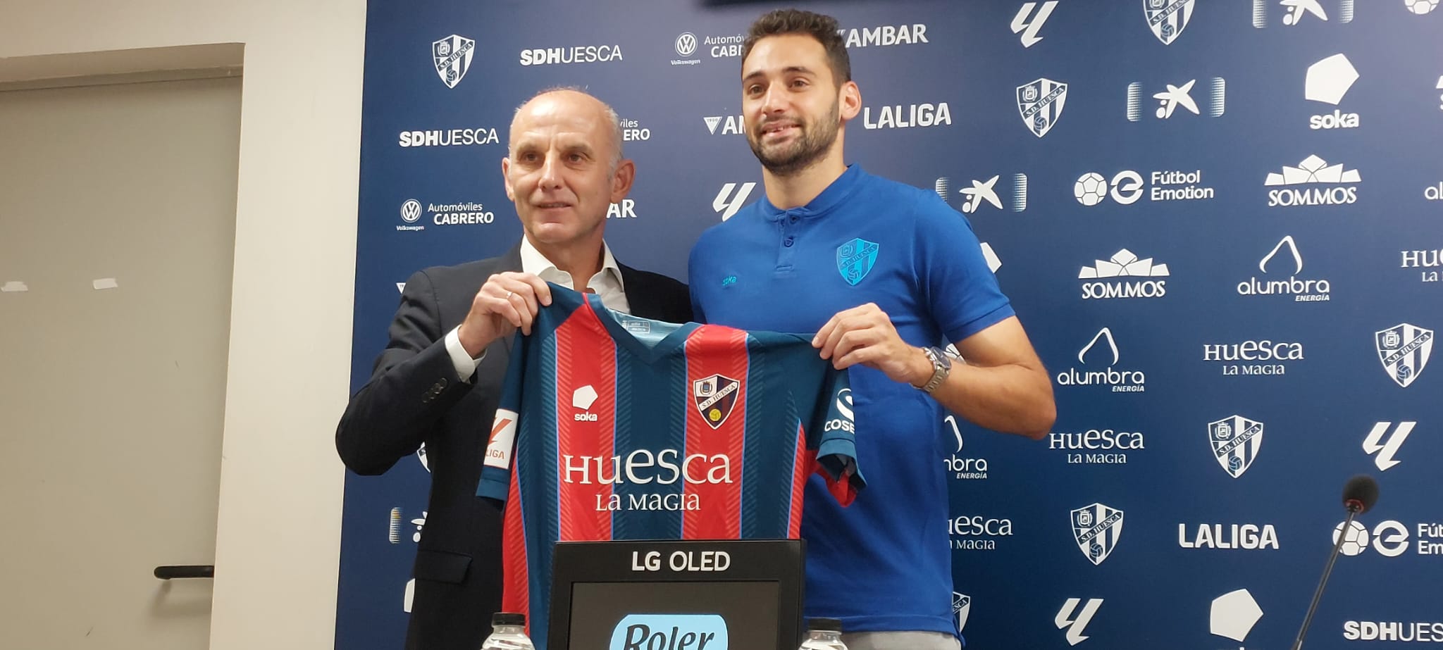 Presentación de Iván Martos en El Alcoraz