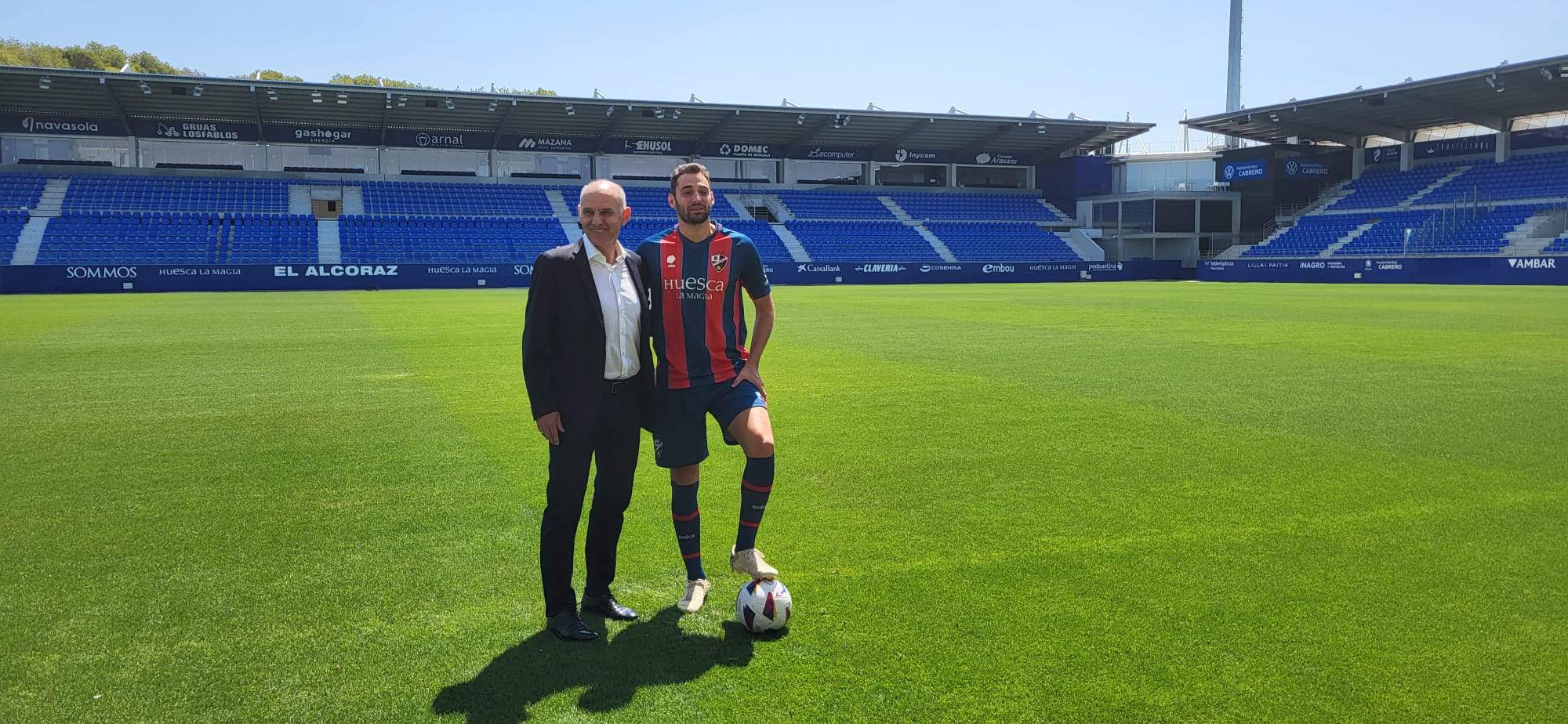 Presentación de Iván Martos en El Alcoraz