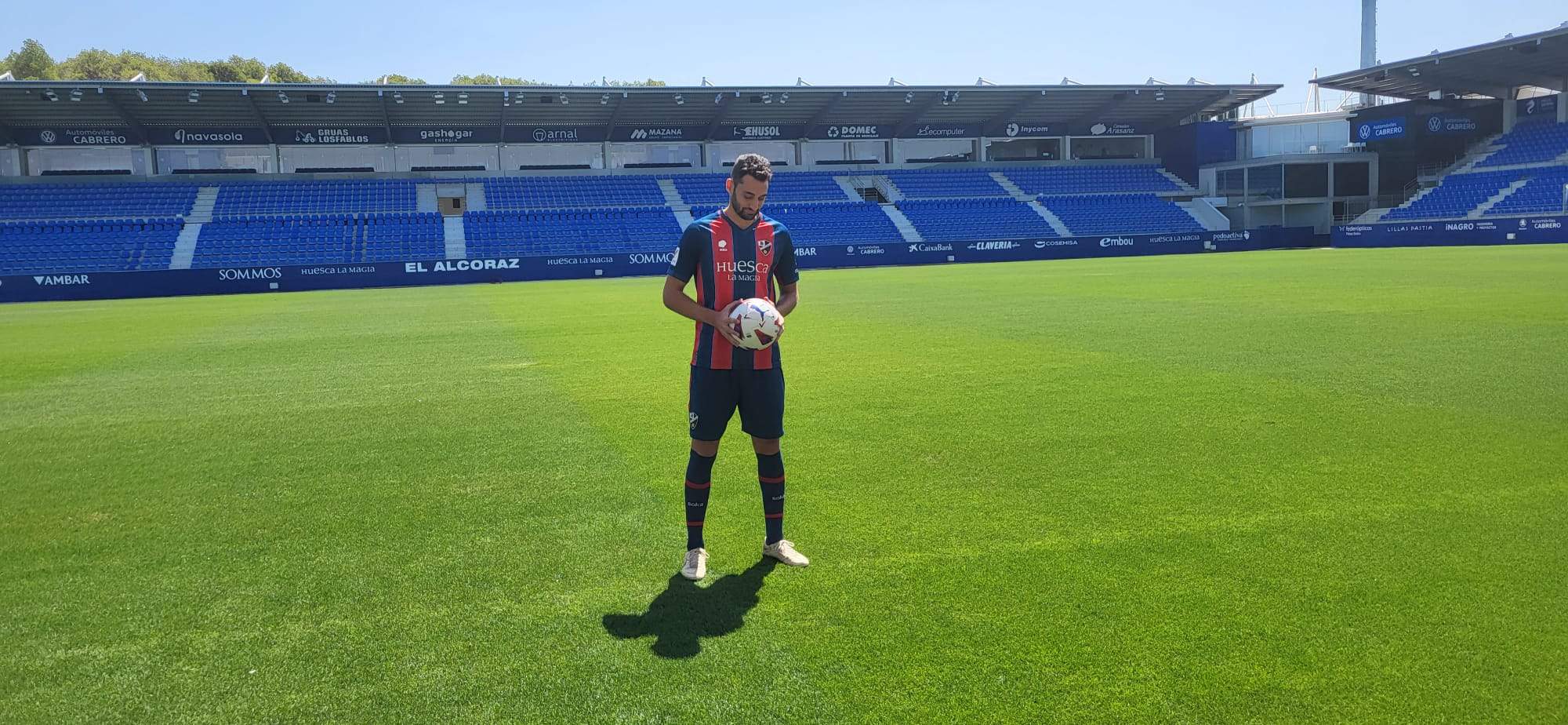 Presentación de Iván Martos en El Alcoraz